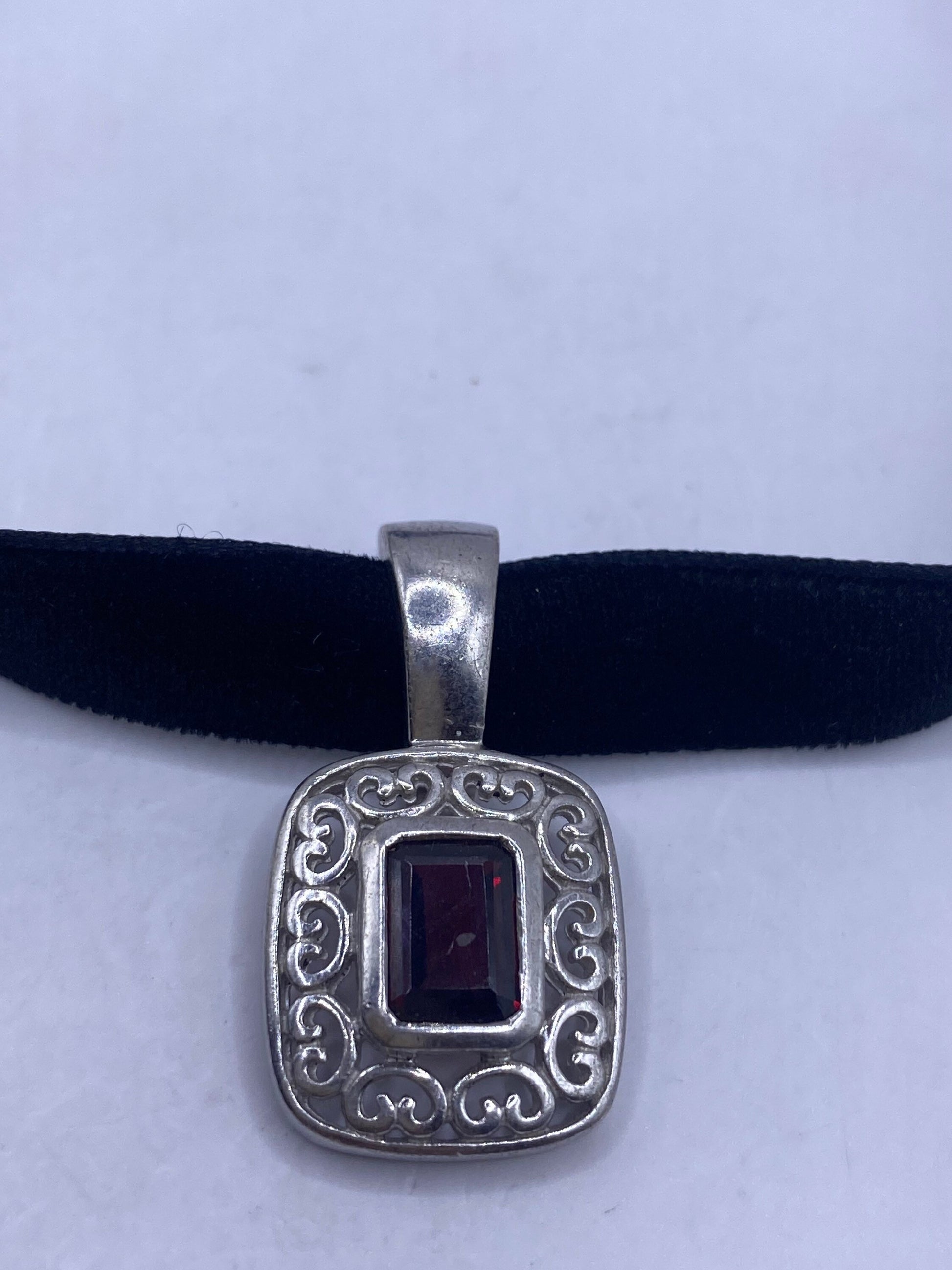 Vintage 925 Sterling Silver Red Garnet Choker Pendant Necklace