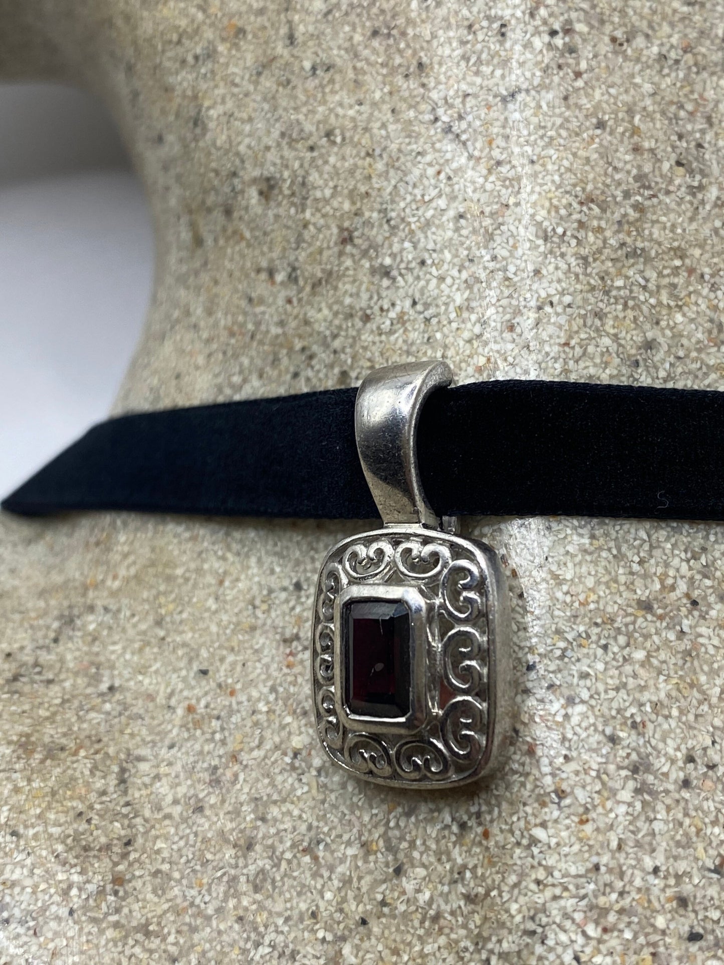 Vintage 925 Sterling Silver Red Garnet Choker Pendant Necklace