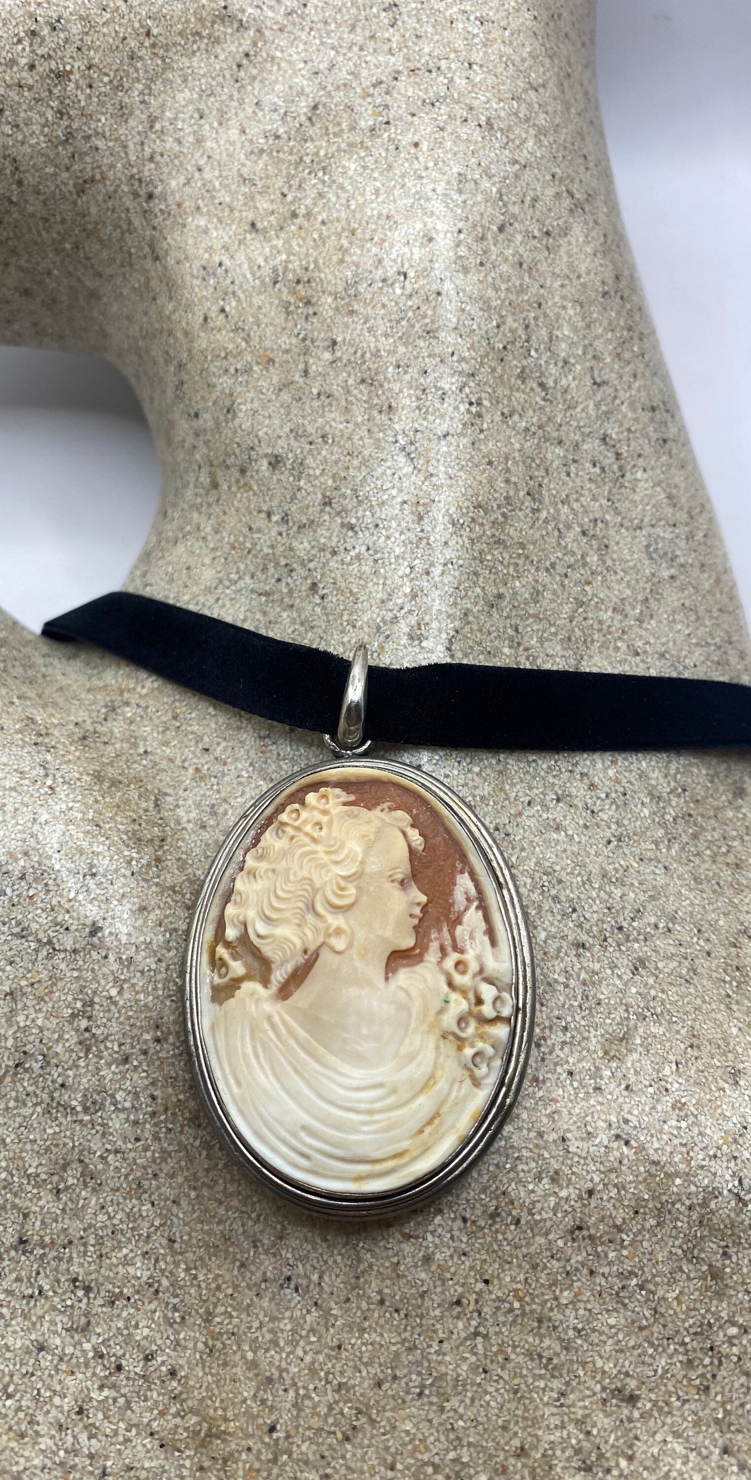 Vintage Genuine Shell Cameo Sterling Silver Necklace Choker