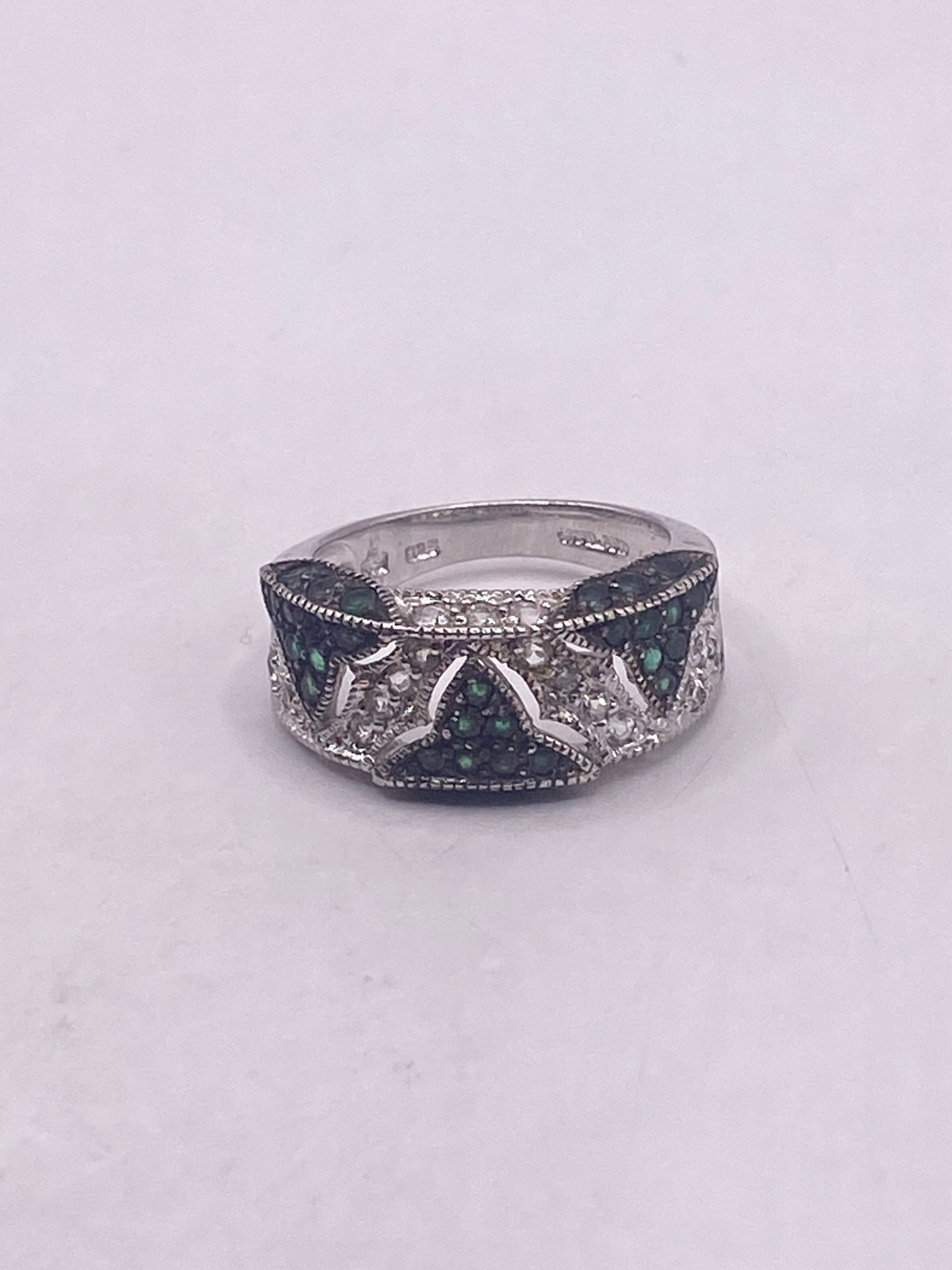 Vintage Green Emerald 925 Sterling Silver Ring Size 8