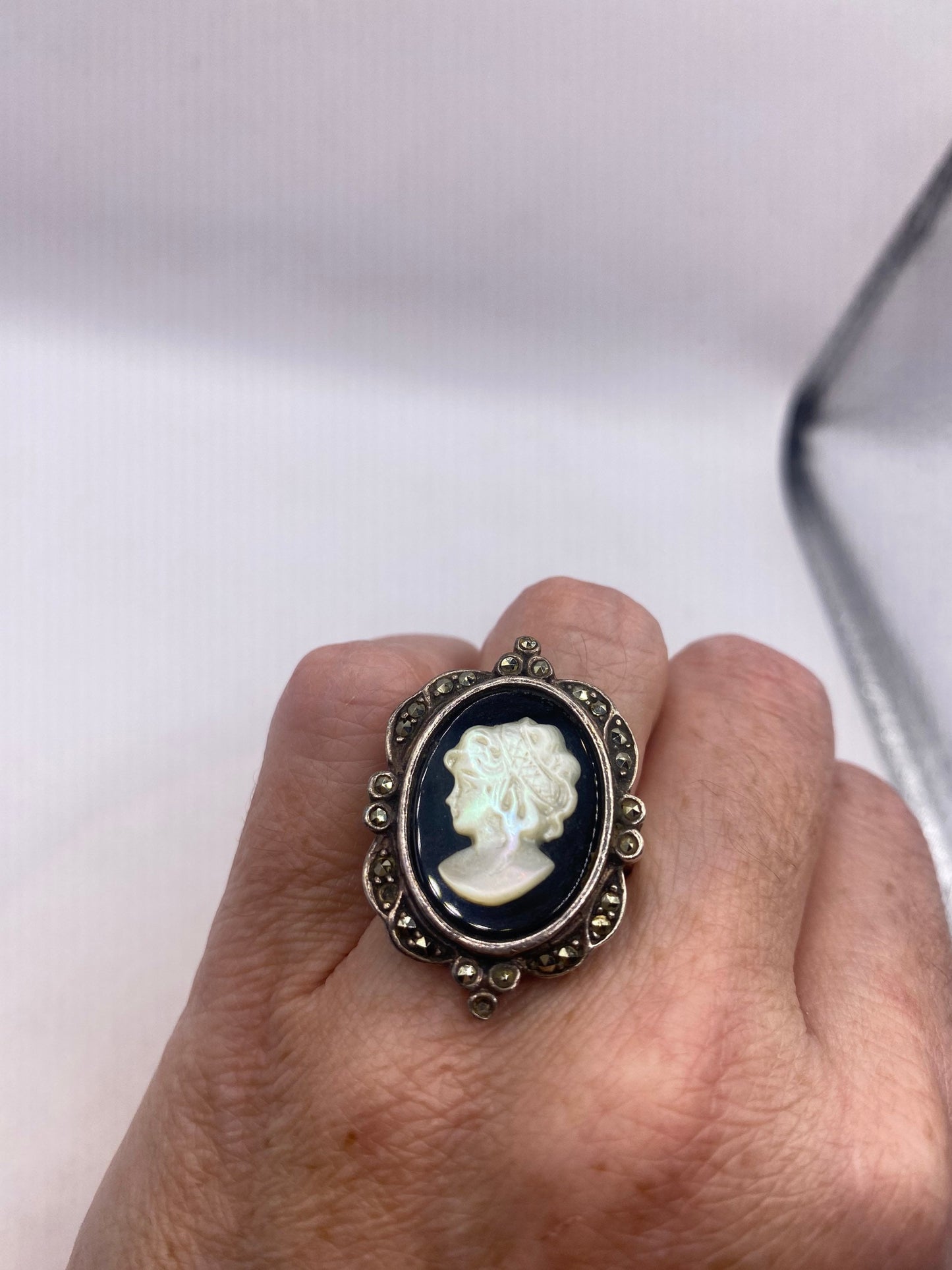 Antique White Mother of Pearl on Black Onyx Cameo Marcasite 925 Sterling Silver Ring Size 7