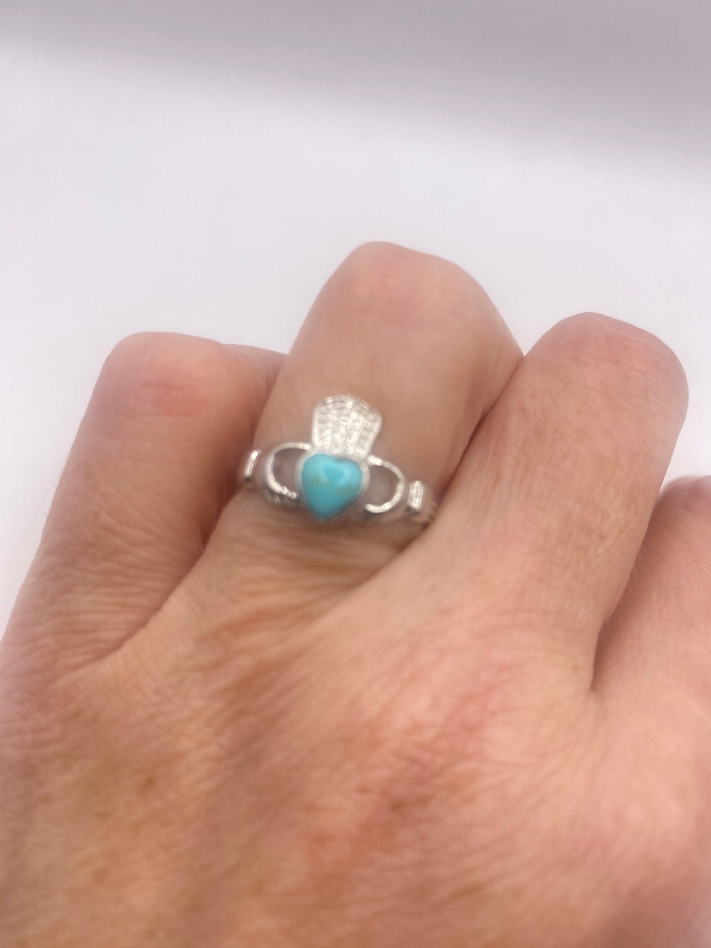 Vintage 925 Sterling Silver Turquoise Claddagh Ring