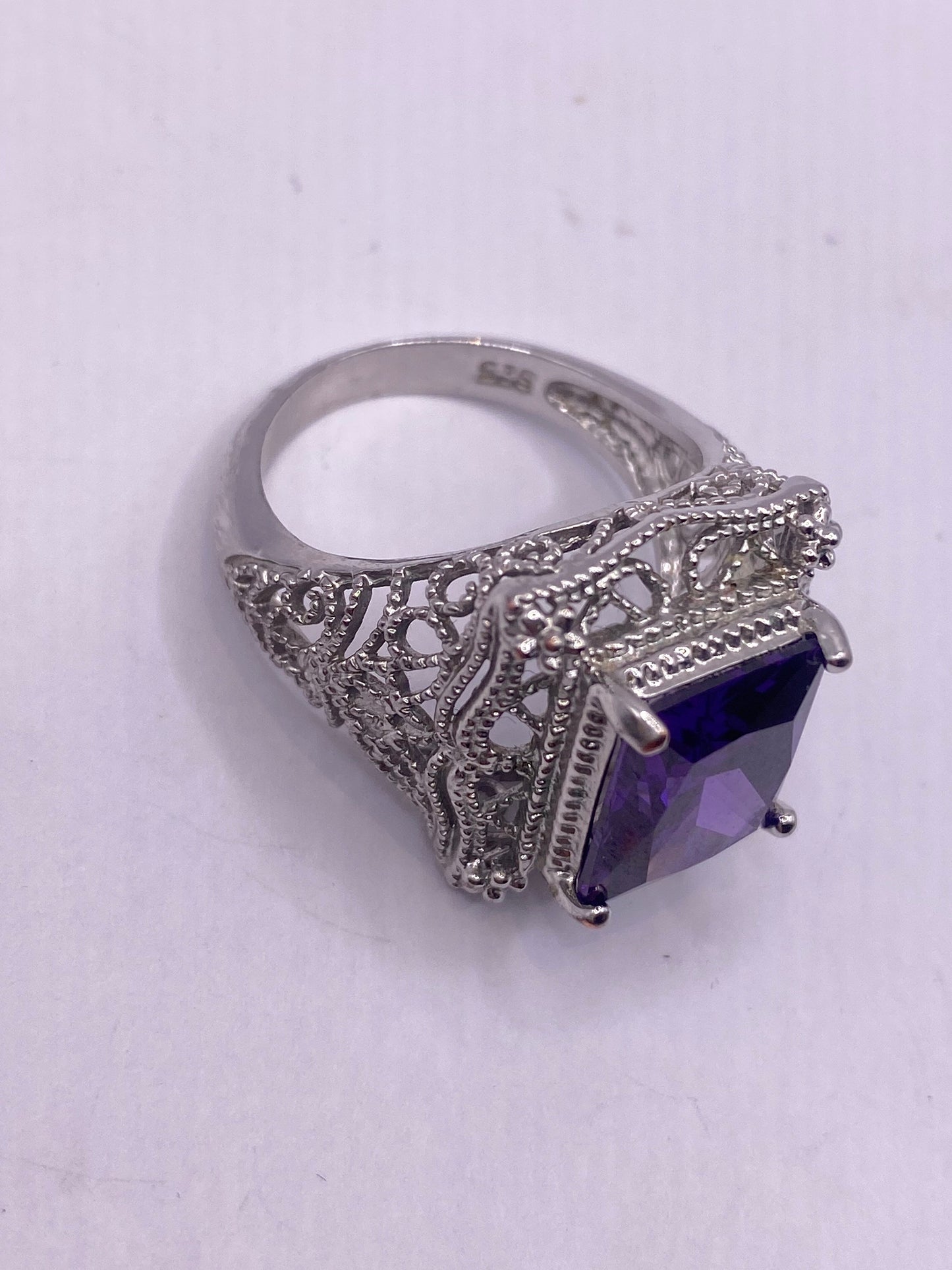 Vintage purple Crystal Amethyst Filigree setting 925 Sterling Silver gothic Ring Size 9