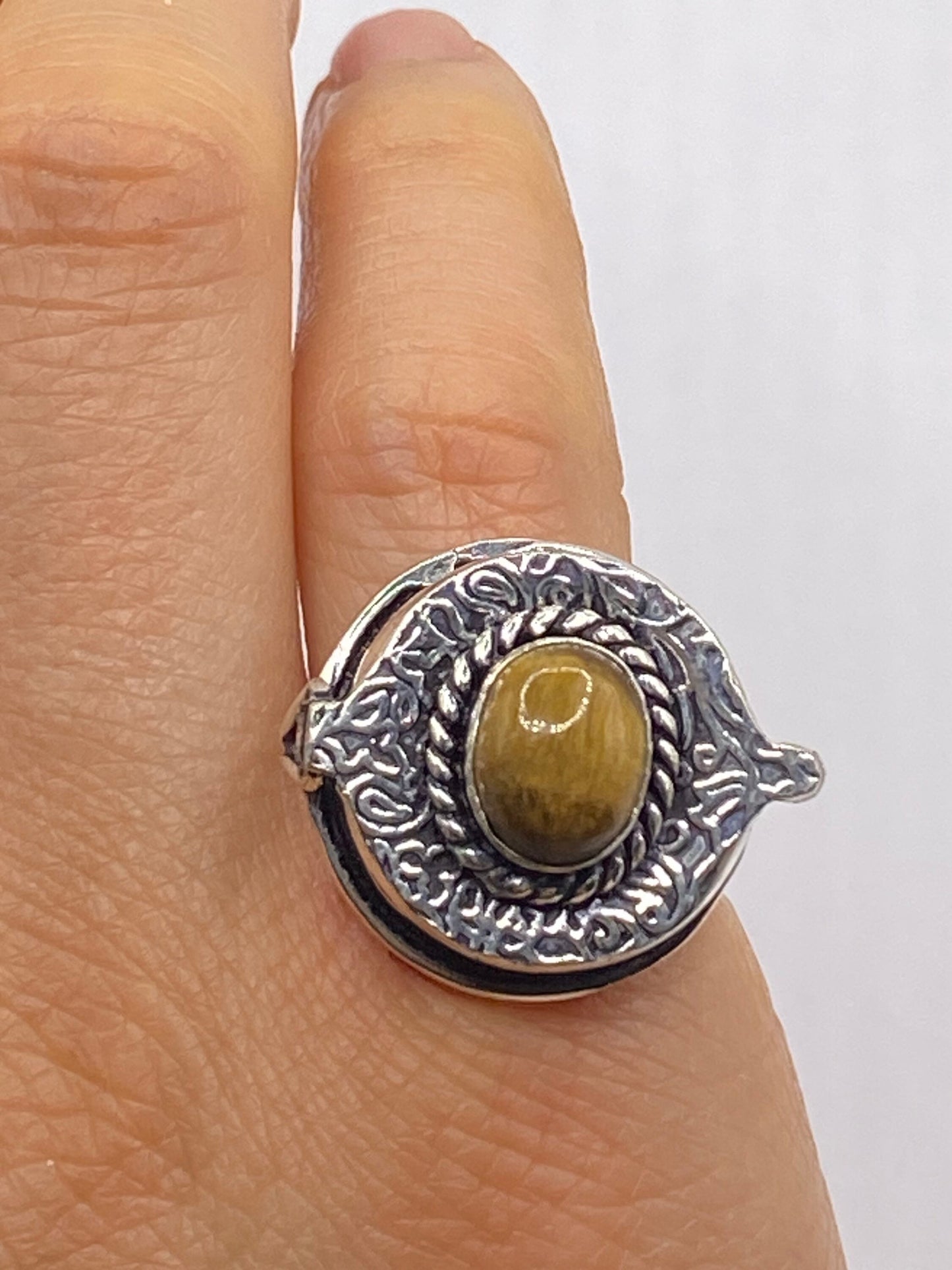 Vintage White Bronze Poison Pillbox Ring