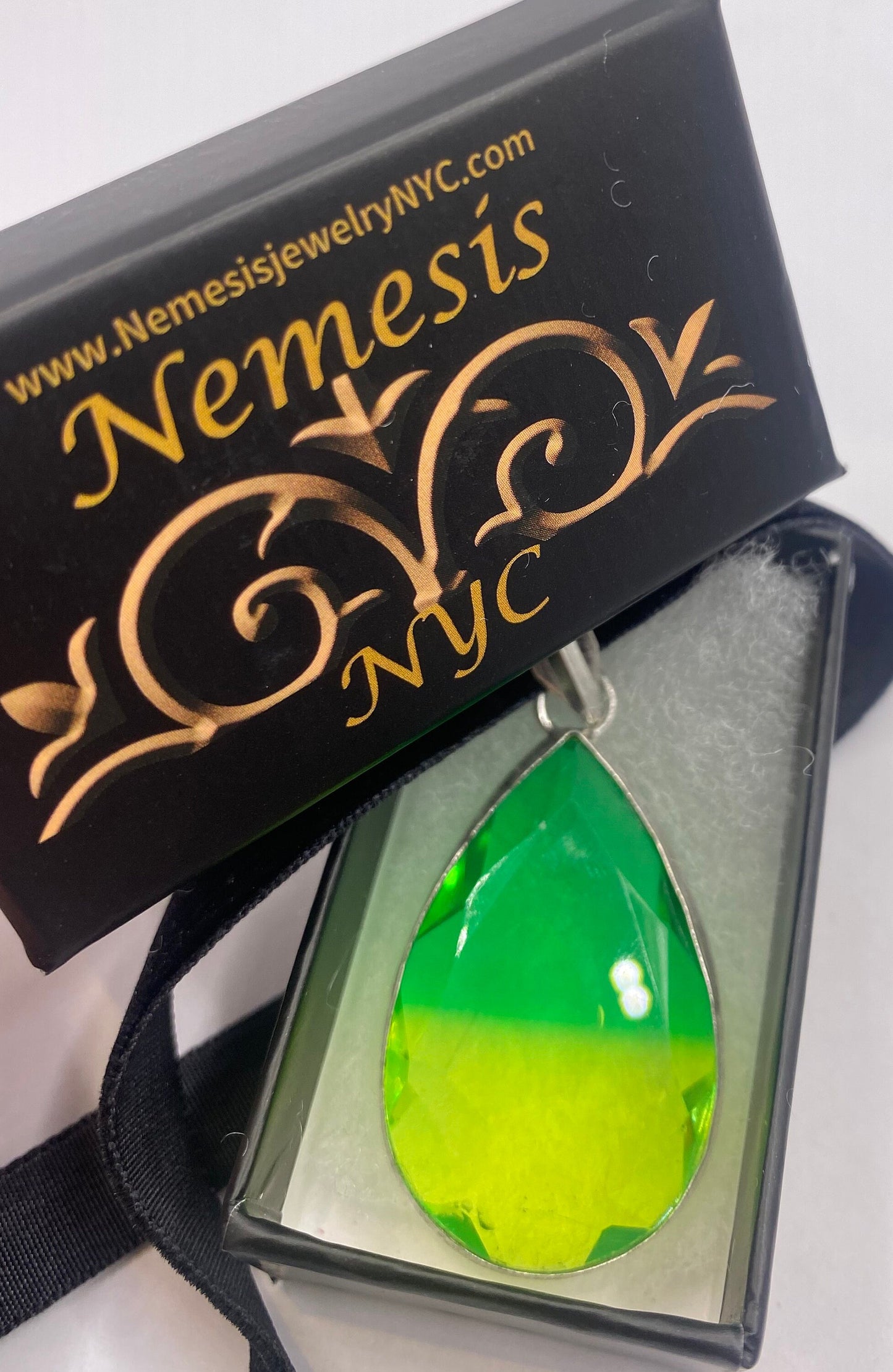Vintage Green Glass Choker Silver Finished Necklace