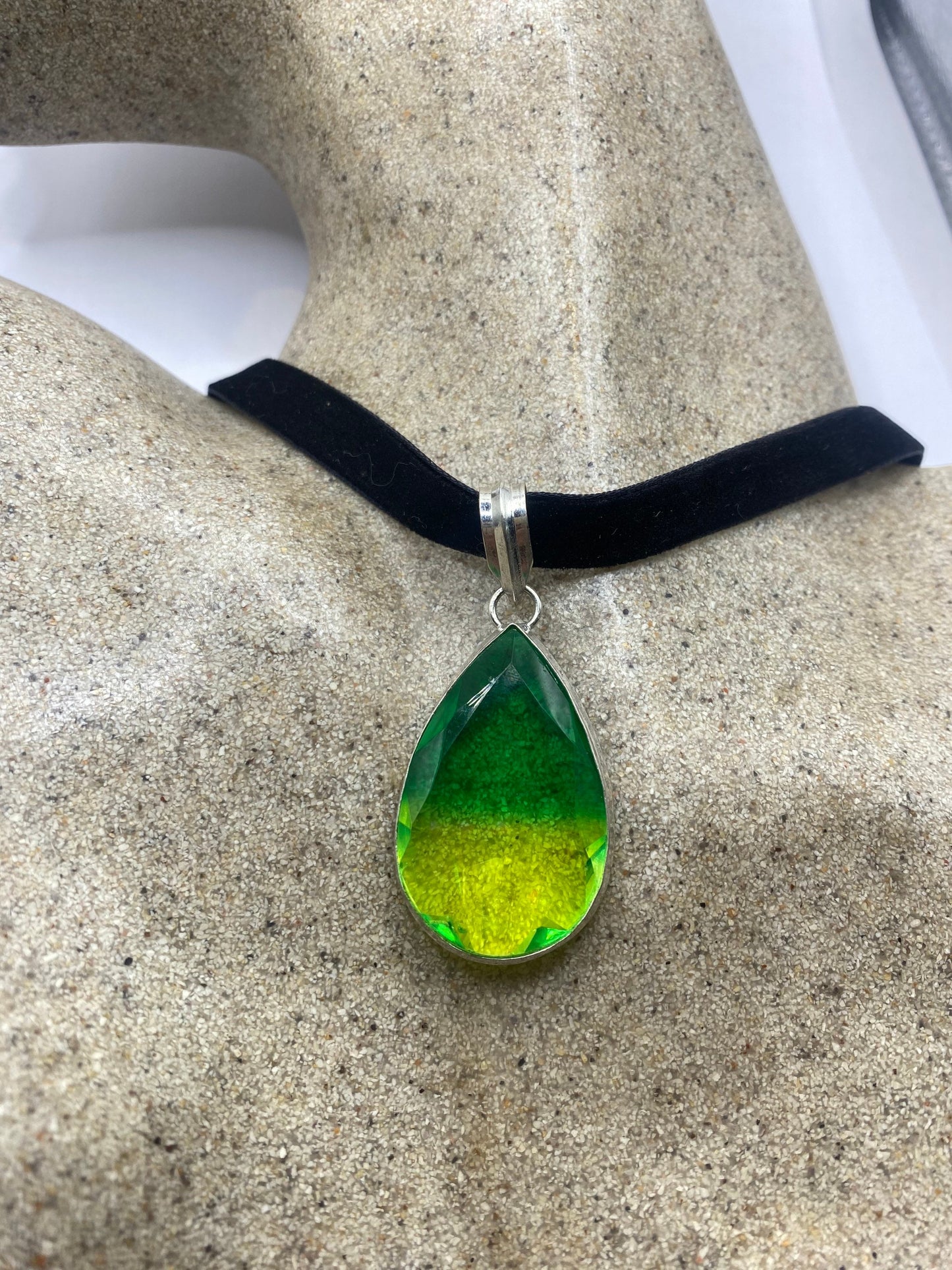 Vintage Green Glass Choker Silver Finished Necklace