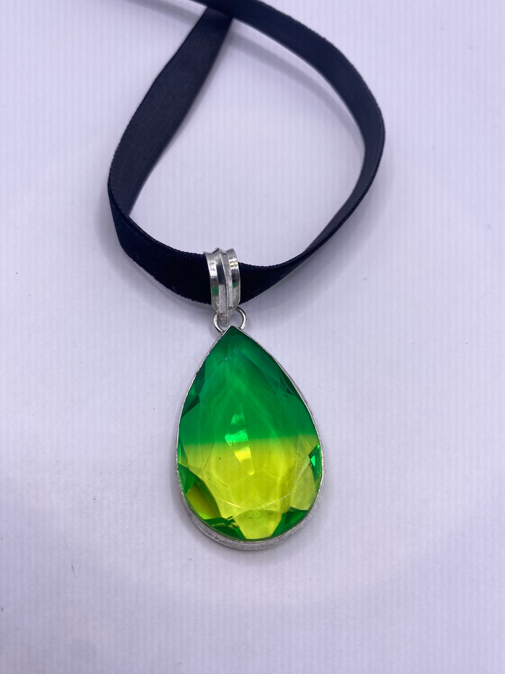 Vintage Green Glass Choker Silver Finished Necklace