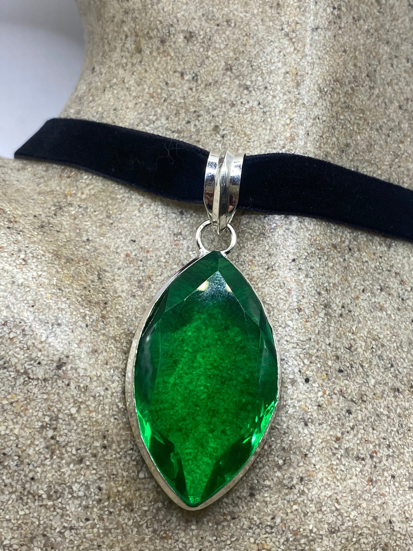 Vintage Green Glass Choker Silver Finished Necklace