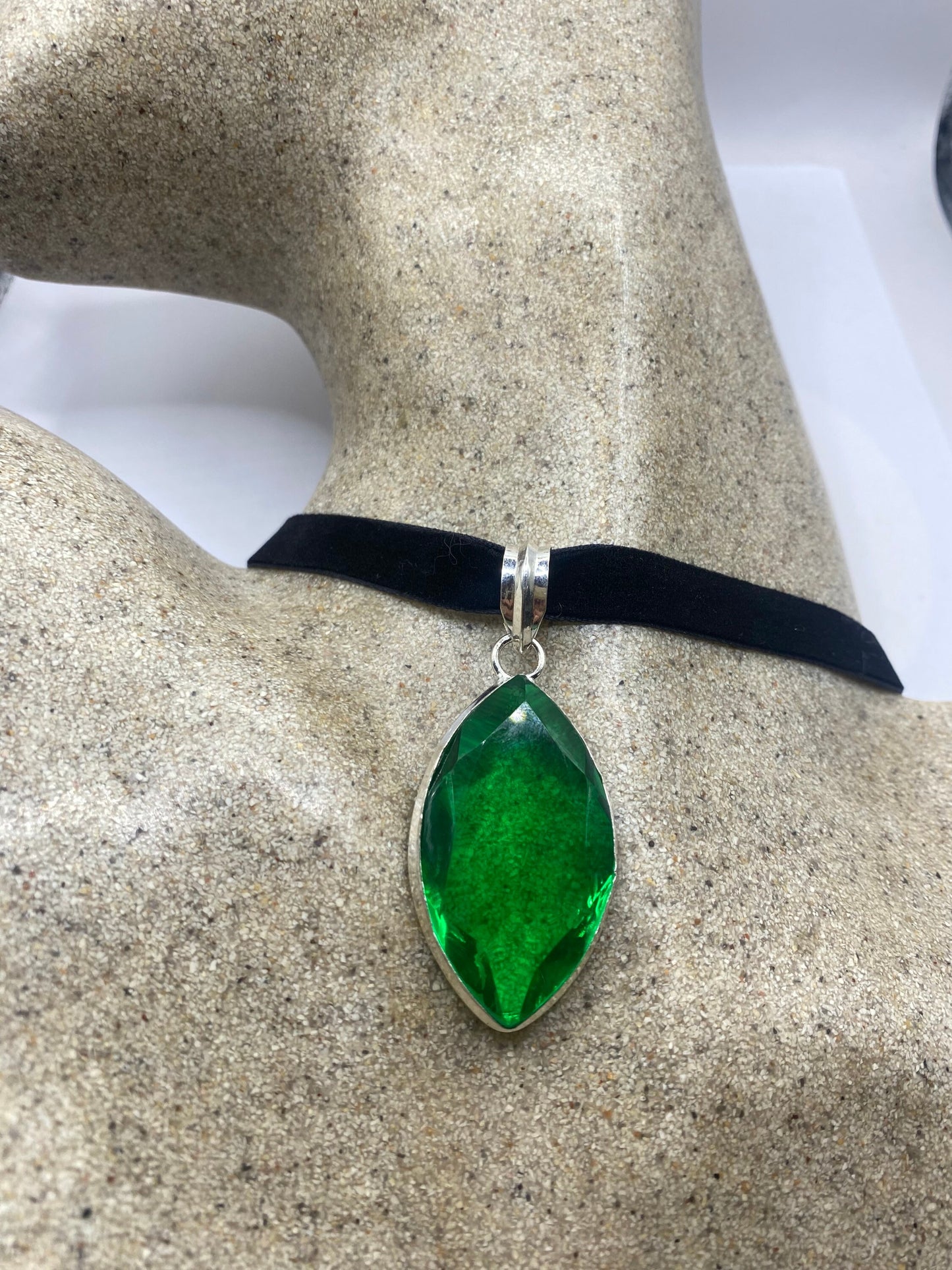 Vintage Green Glass Choker Silver Finished Necklace