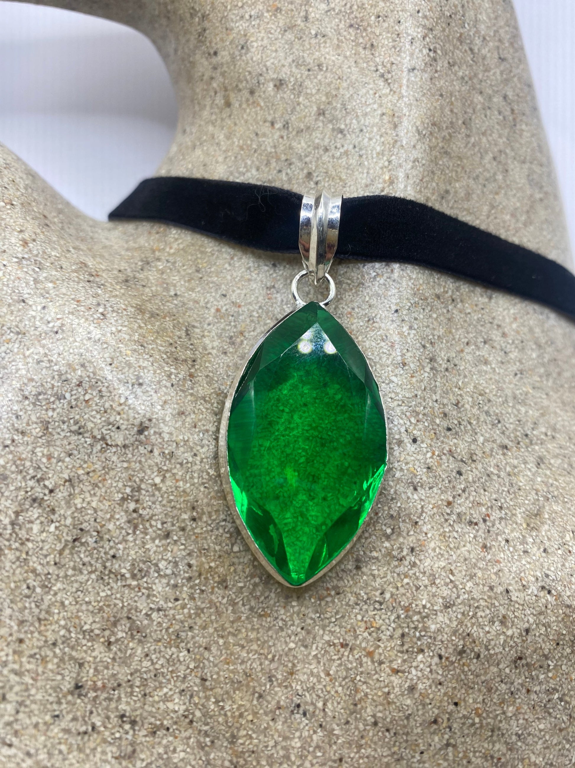 Vintage Green Glass Choker Silver Finished Necklace