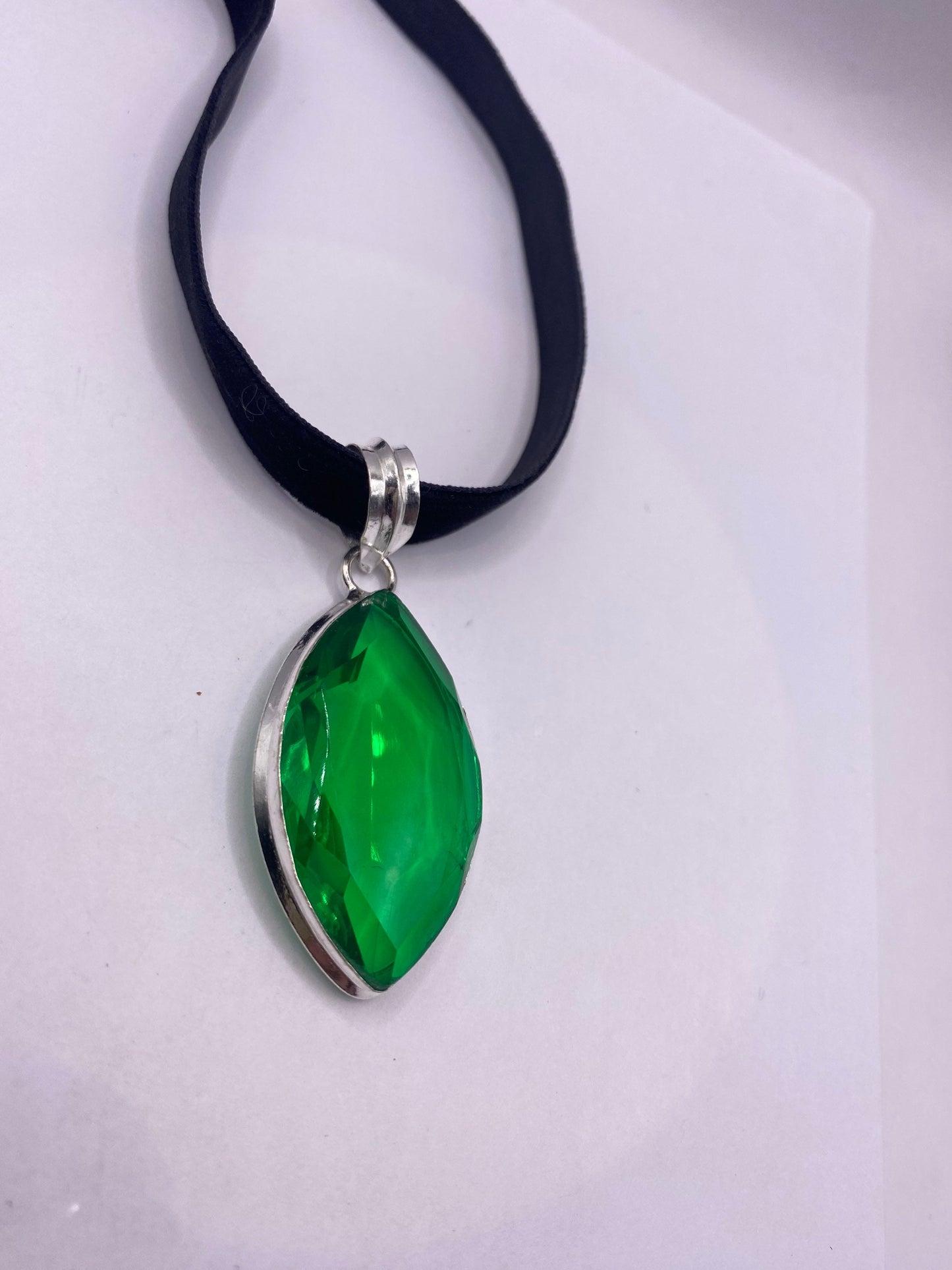 Vintage Green Glass Choker Silver Finished Necklace