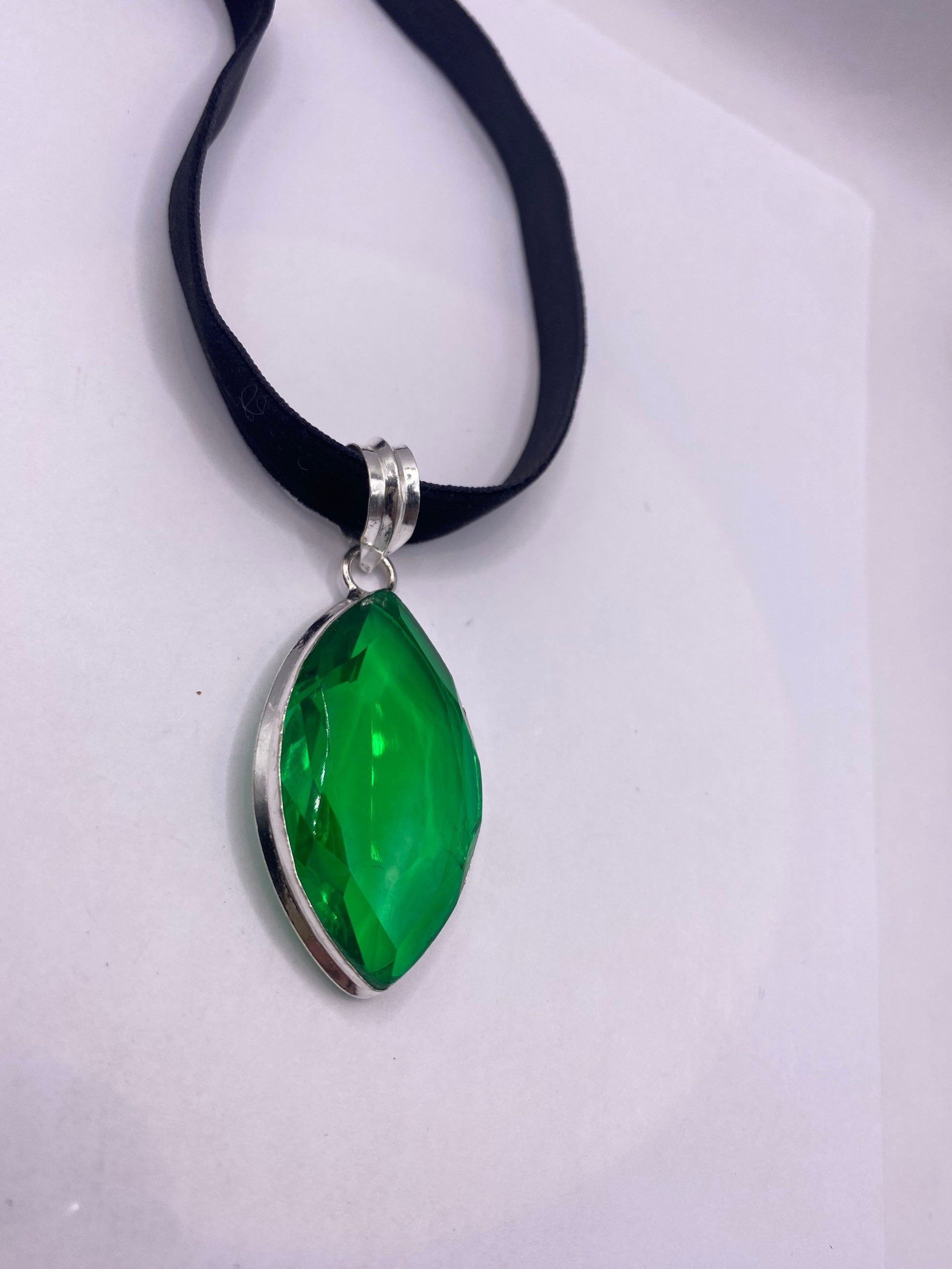 Vintage Green Glass Choker Silver Finished Necklace