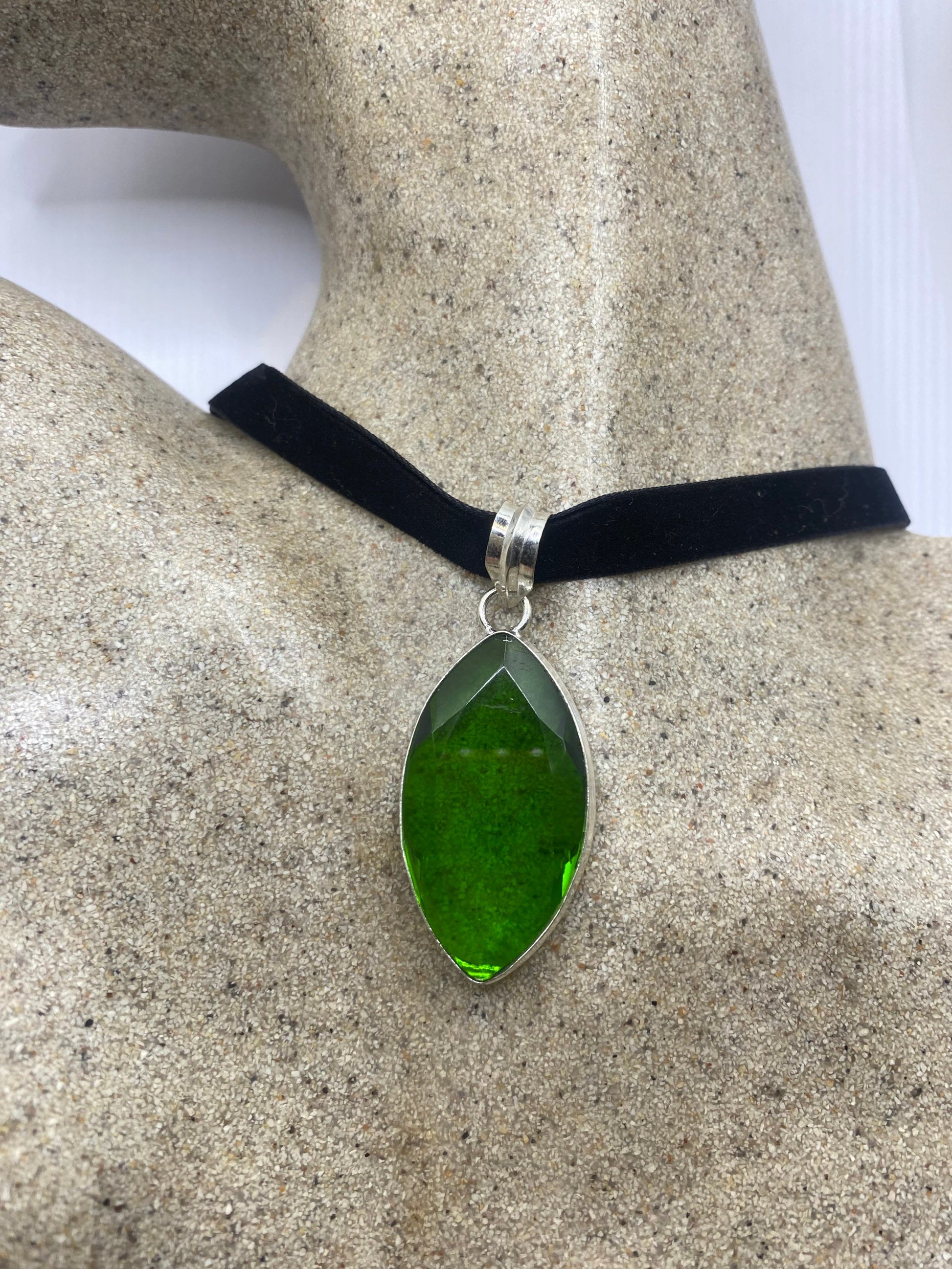 Vintage Green Glass Choker Silver Finished Necklace