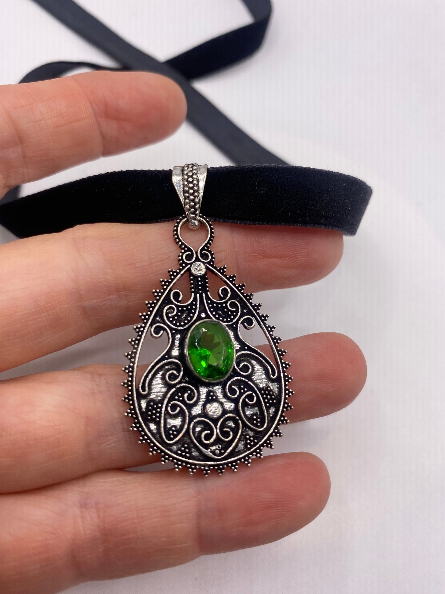 Vintage Green Glass Choker Silver Finished Necklace