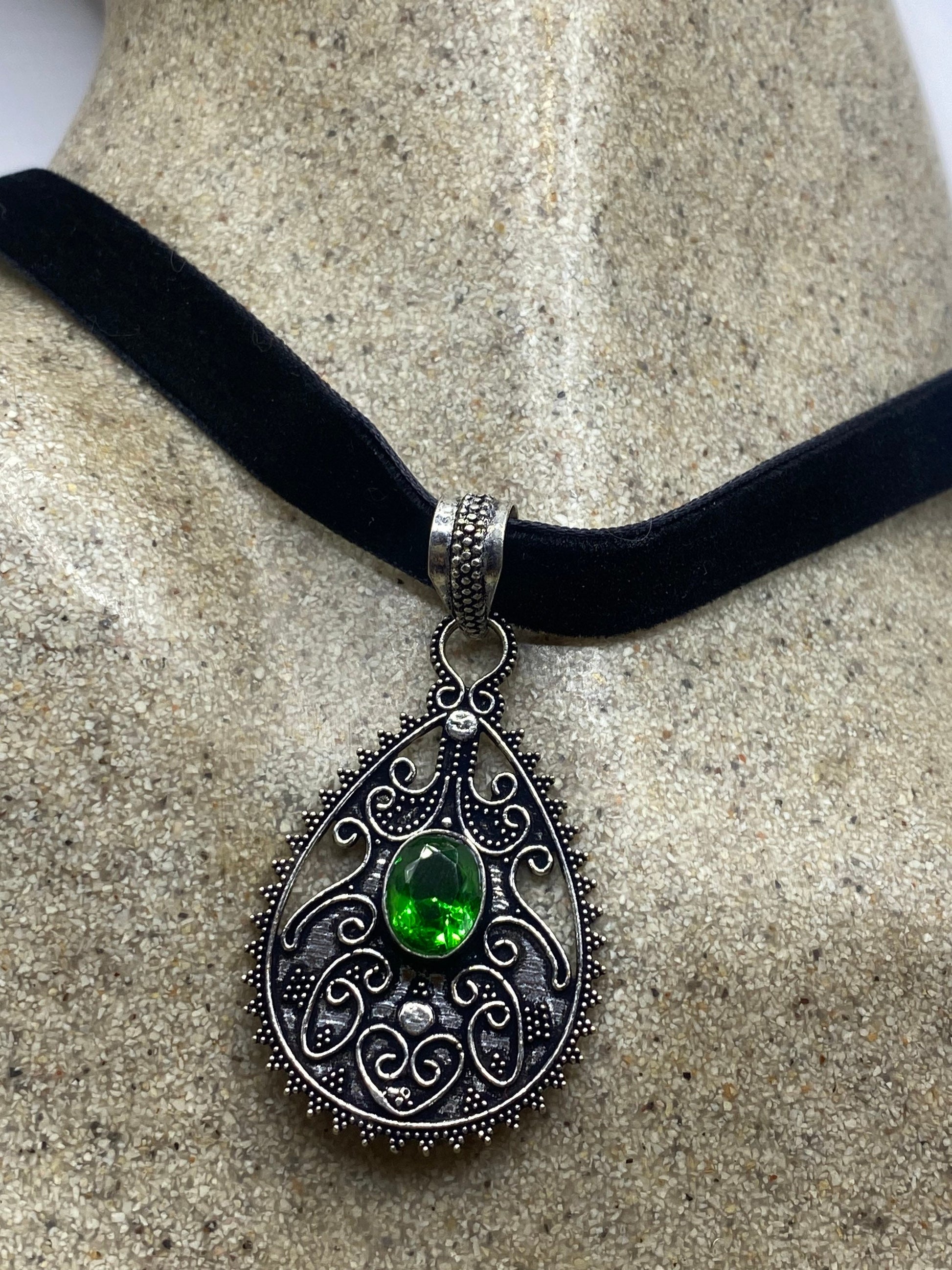 Vintage Green Glass Choker Silver Finished Necklace