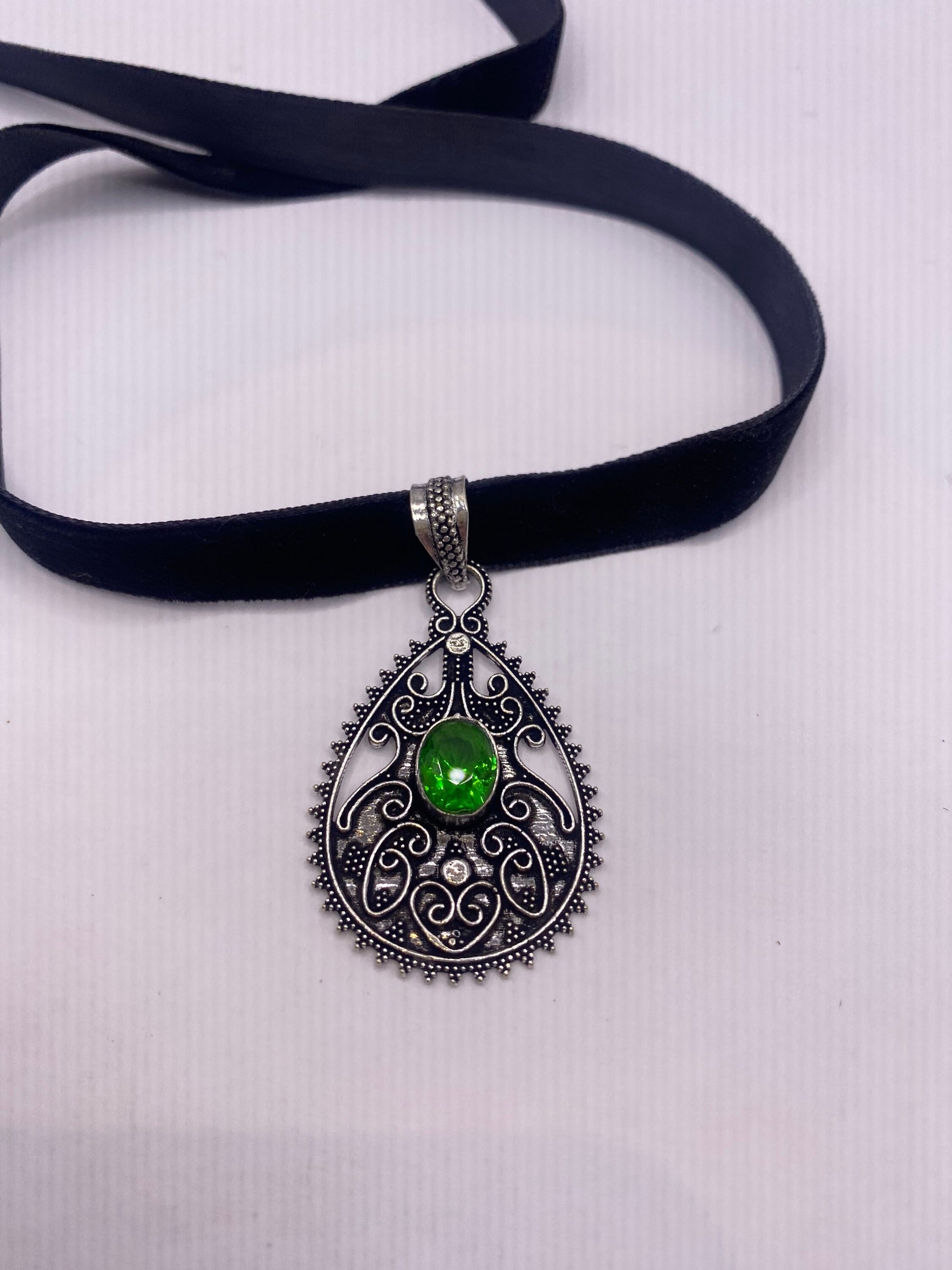 Vintage Green Glass Choker Silver Finished Necklace