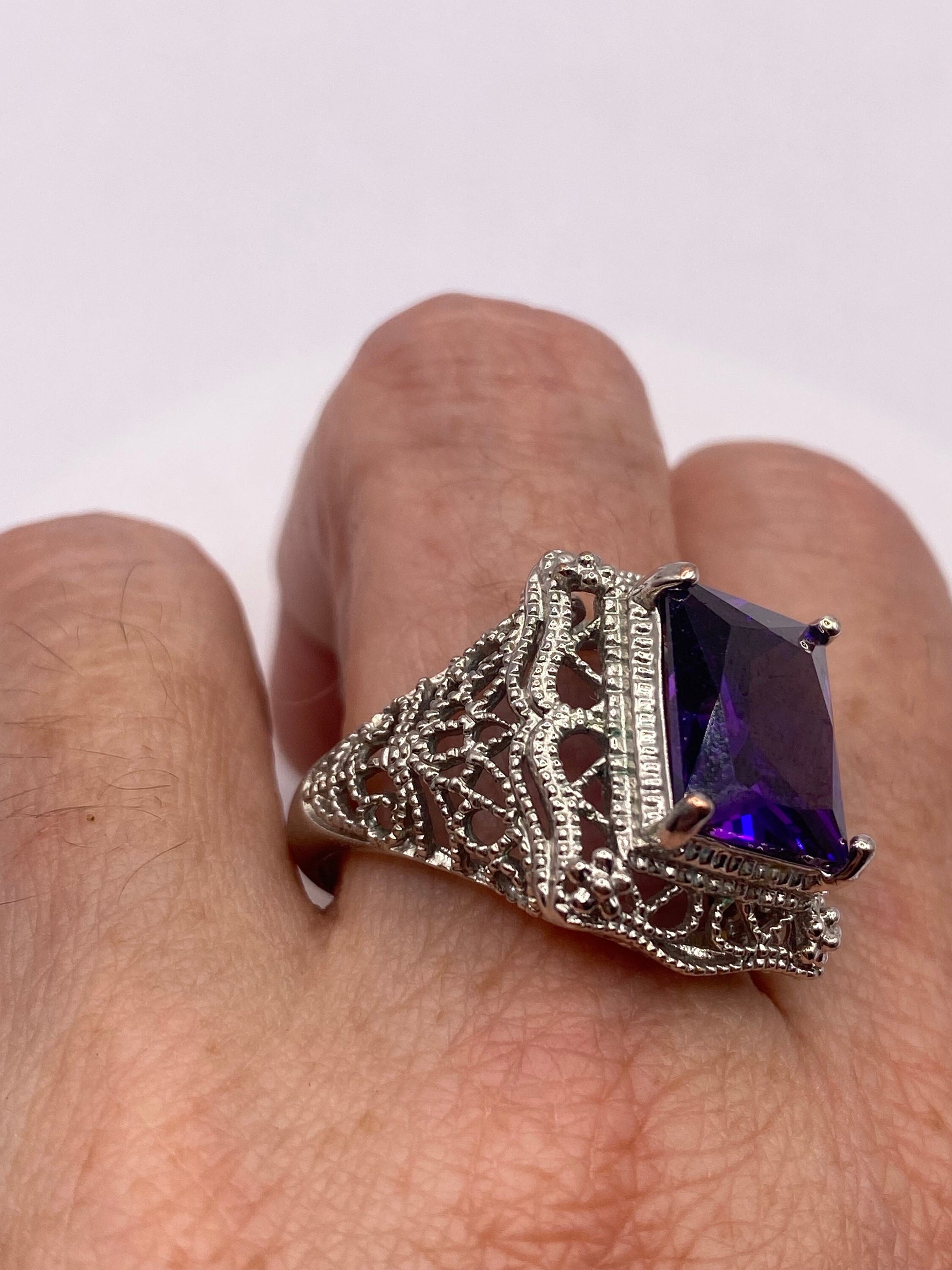 Vintage purple Crystal Amethyst Filigree setting 925 Sterling Silver gothic Ring Size 9