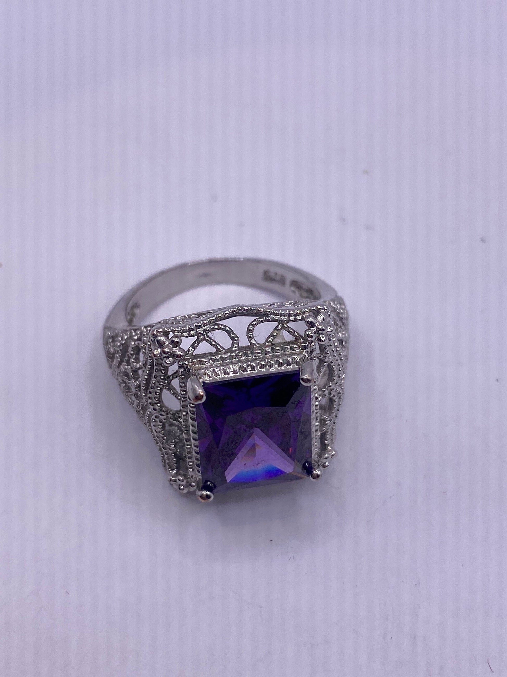 Vintage purple Crystal Amethyst Filigree setting 925 Sterling Silver gothic Ring Size 9