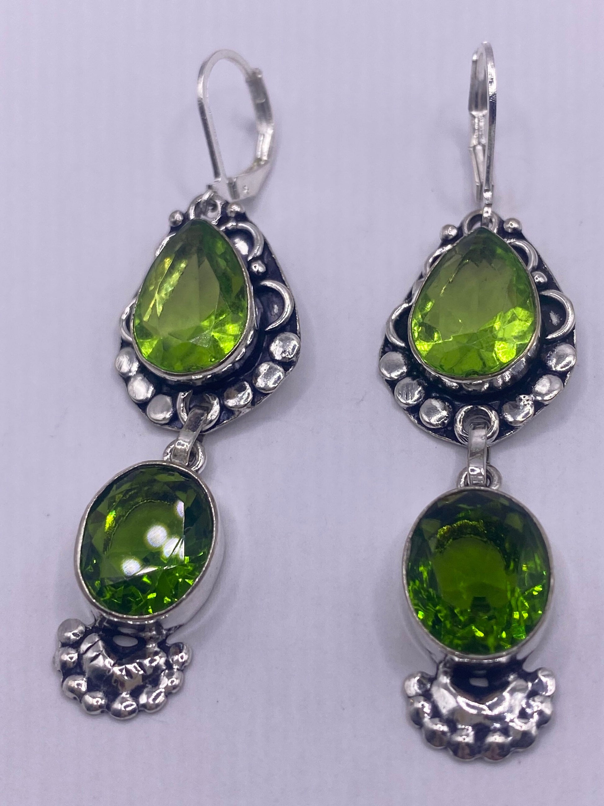 Vintage Green Crystal Glass Earrings 925 Sterling Silver Leverback