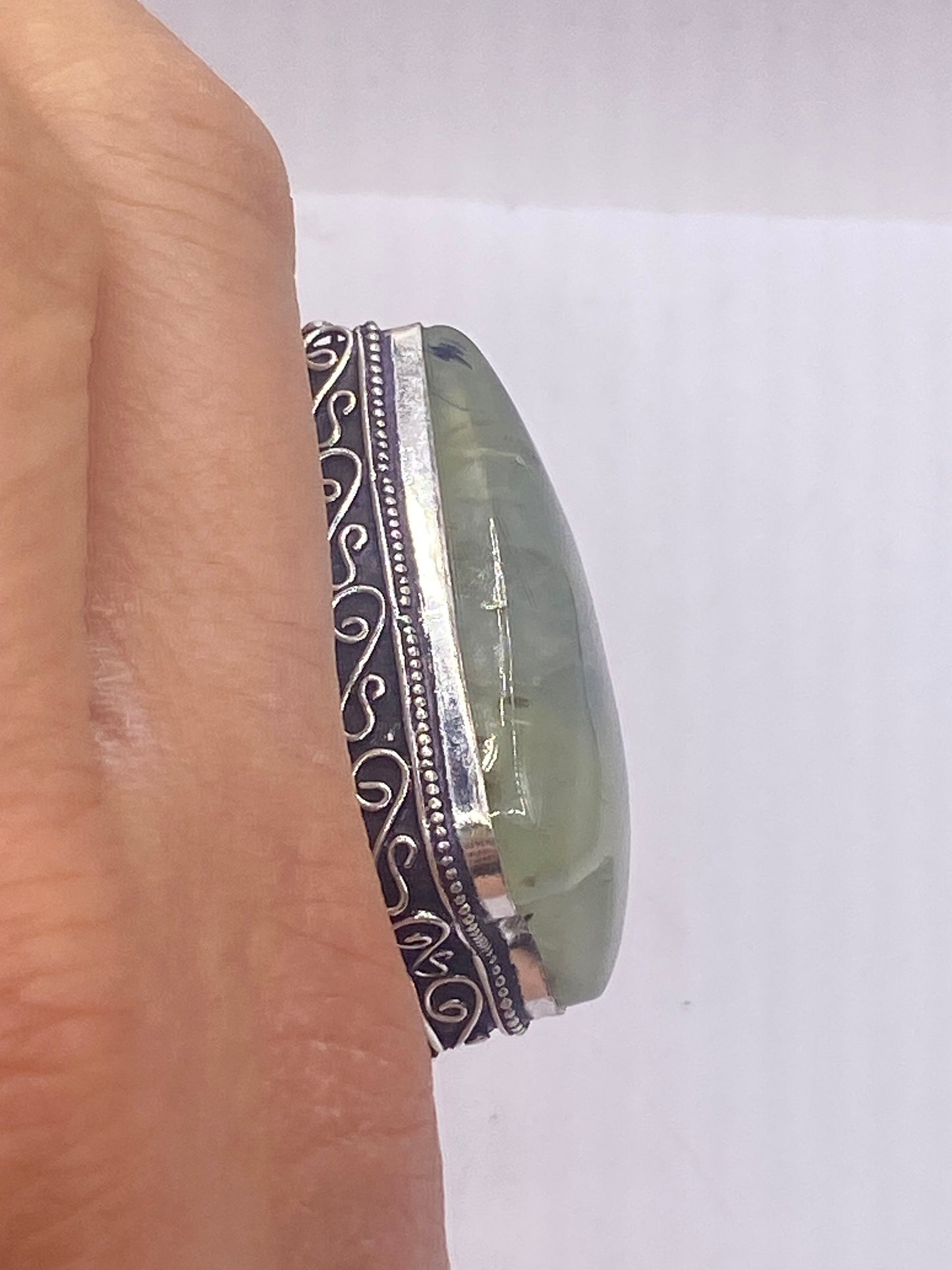 Vintage Green Nephrite Jade Heart White Bronze Statement Ring