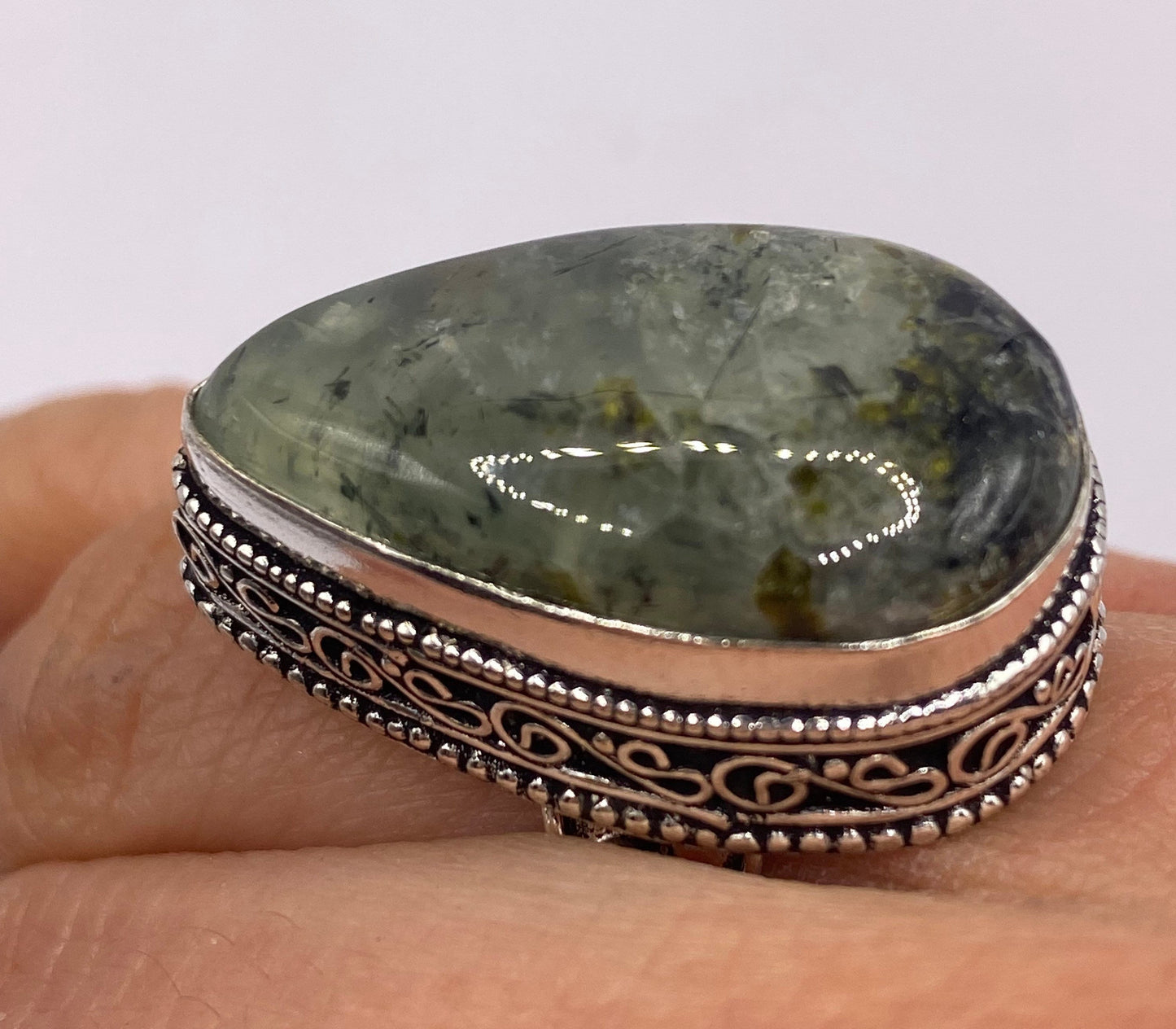 Vintage Green Nephrite Jade Ring About an Inch Long Knuckle Ring