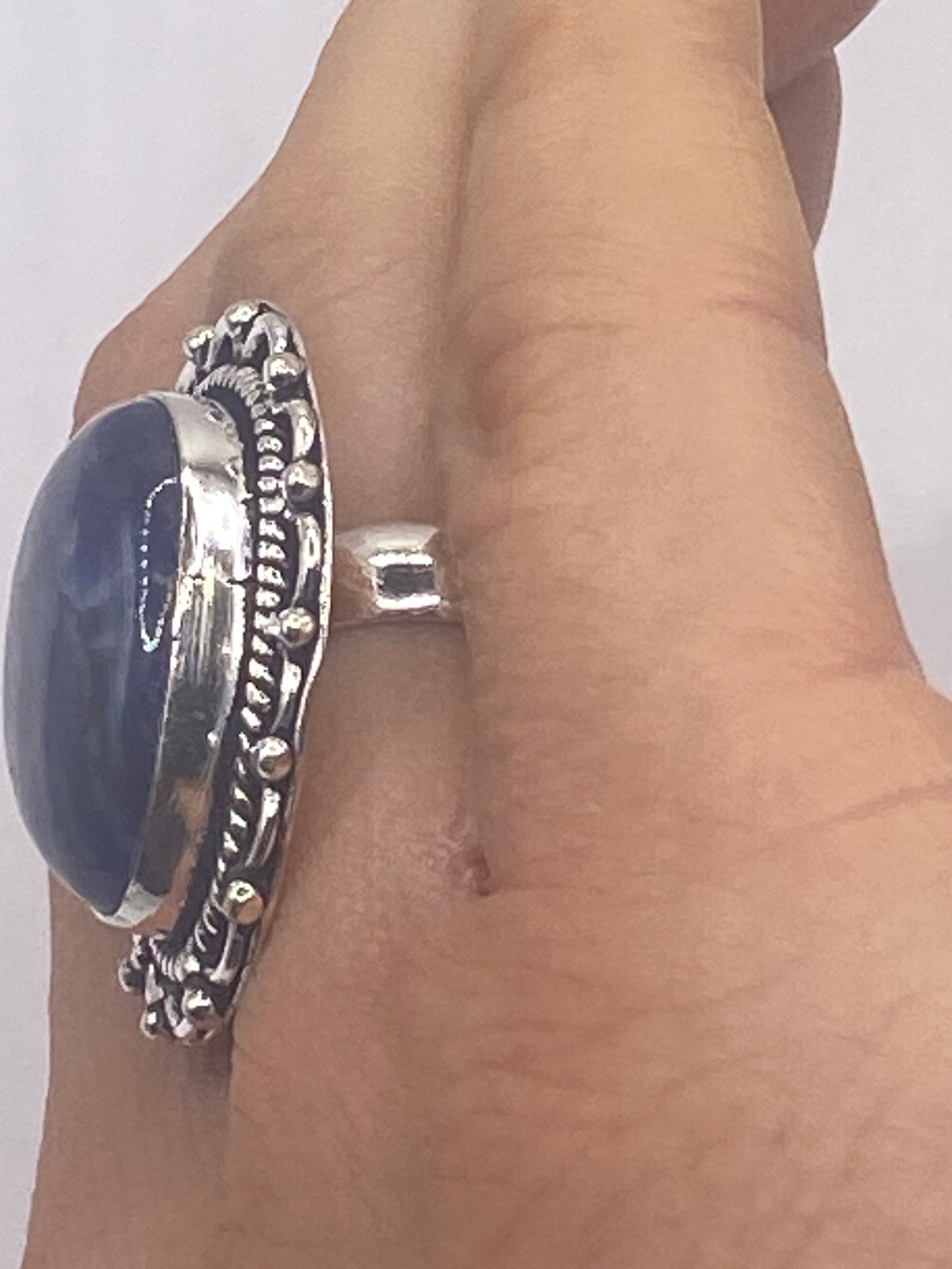 Vintage Blue Flower Carved Lapis Lazuli Ring