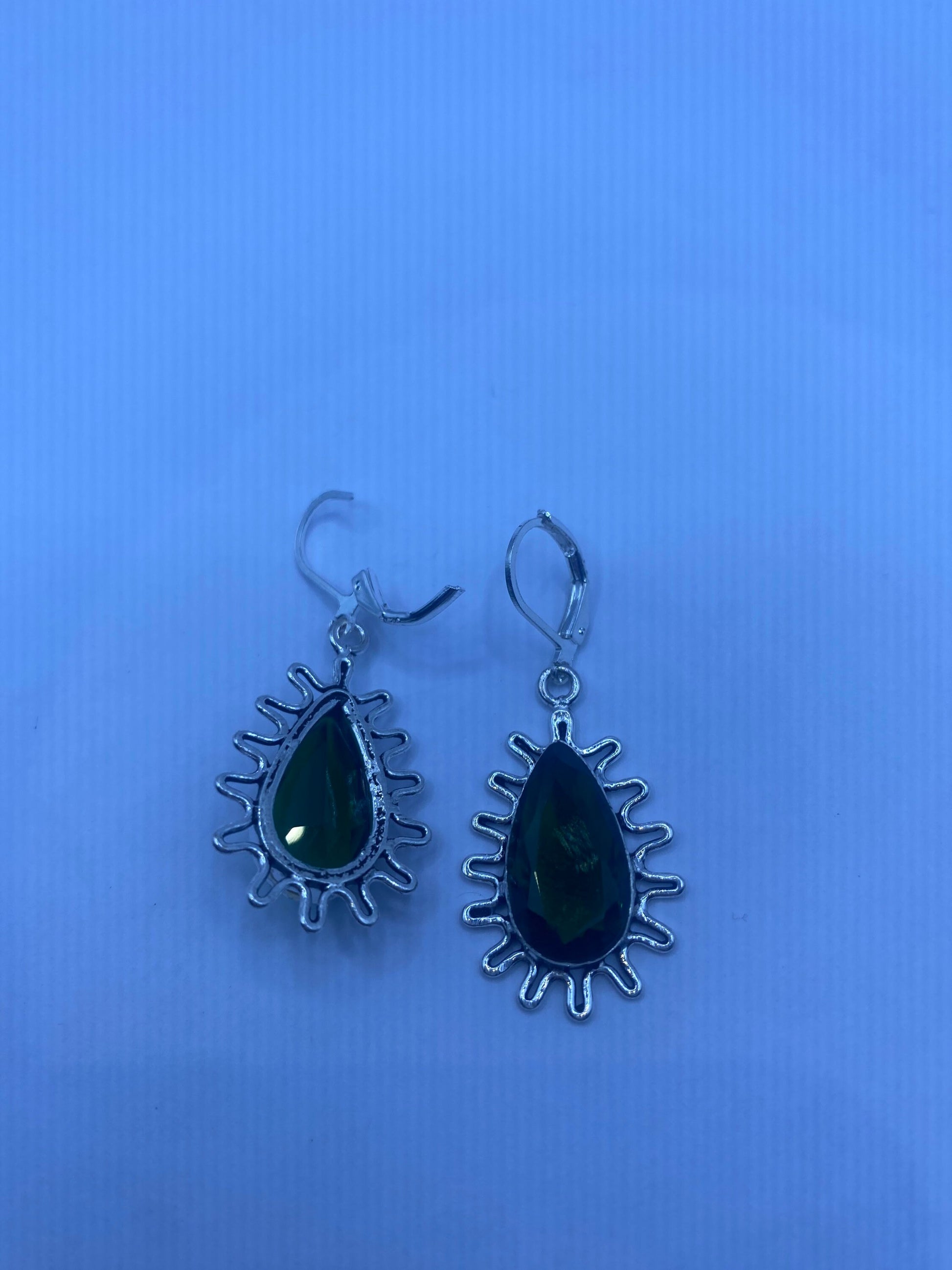 Vintage Green Crystal Glass Earrings 925 Sterling Silver Leverback