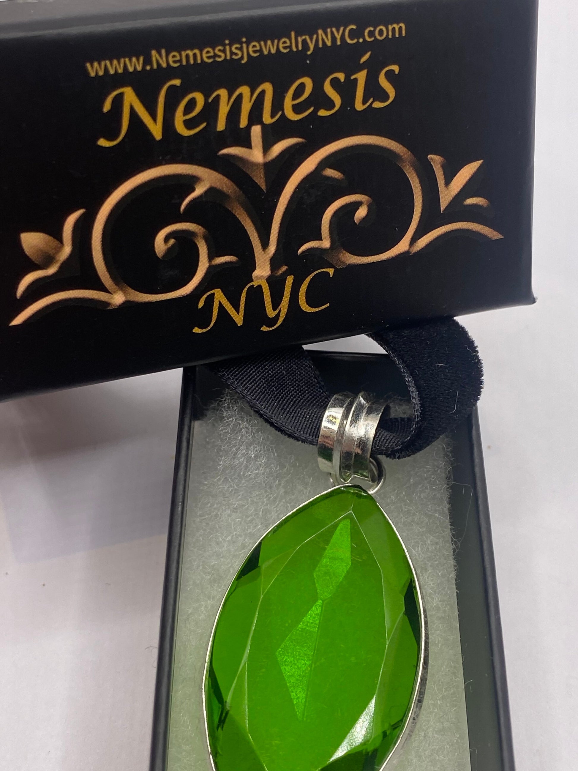 Vintage Green Glass Choker Silver Finished Necklace