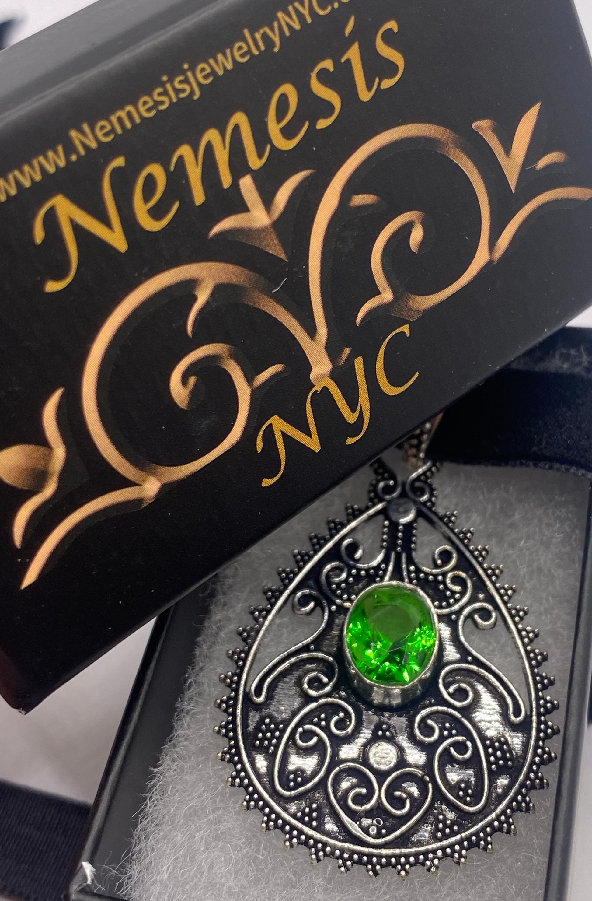Vintage Green Glass Choker Silver Finished Necklace