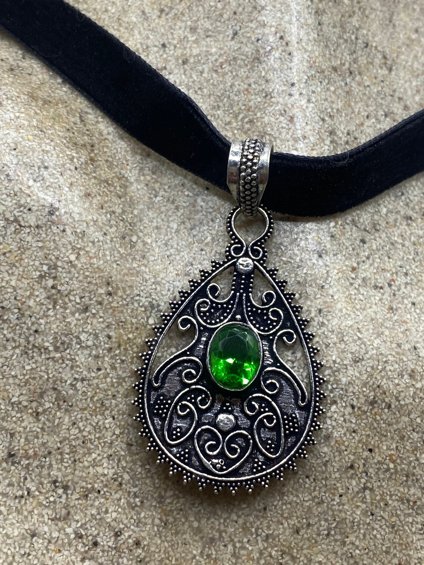 Vintage Green Glass Choker Silver Finished Necklace