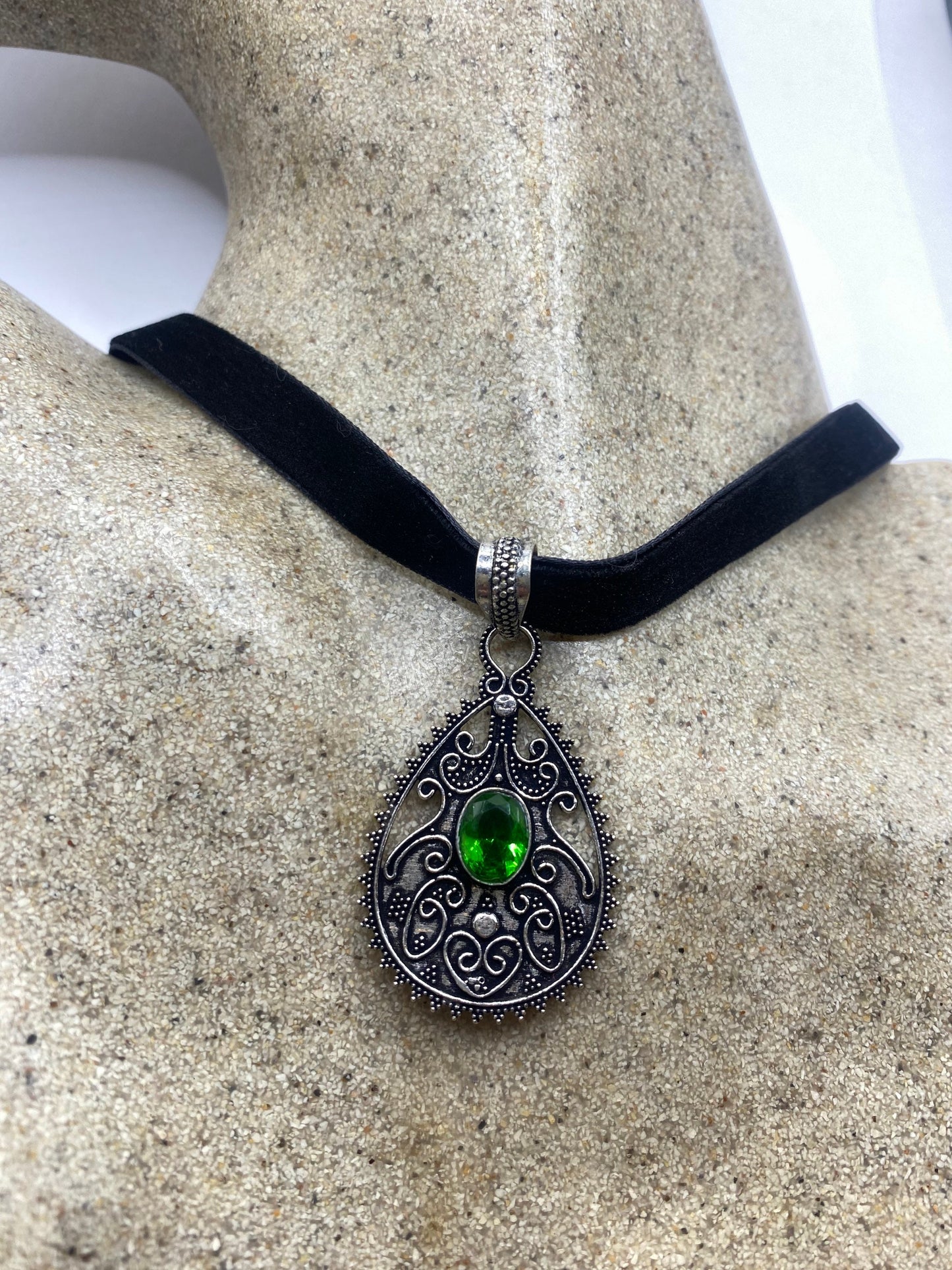 Vintage Green Glass Choker Silver Finished Necklace