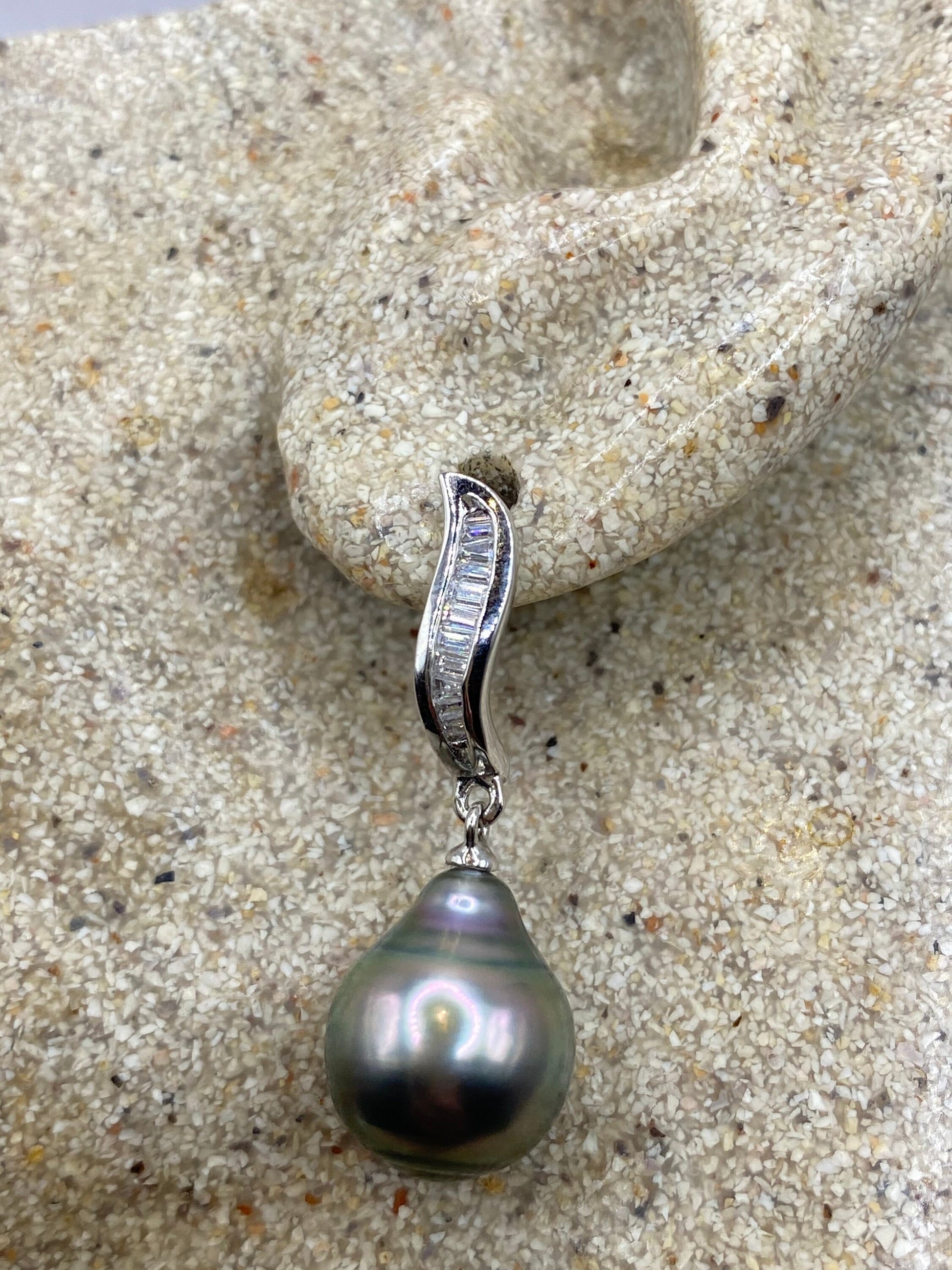 Vintage Genuine Black Pearl Sterling Silver Dangle Earrings