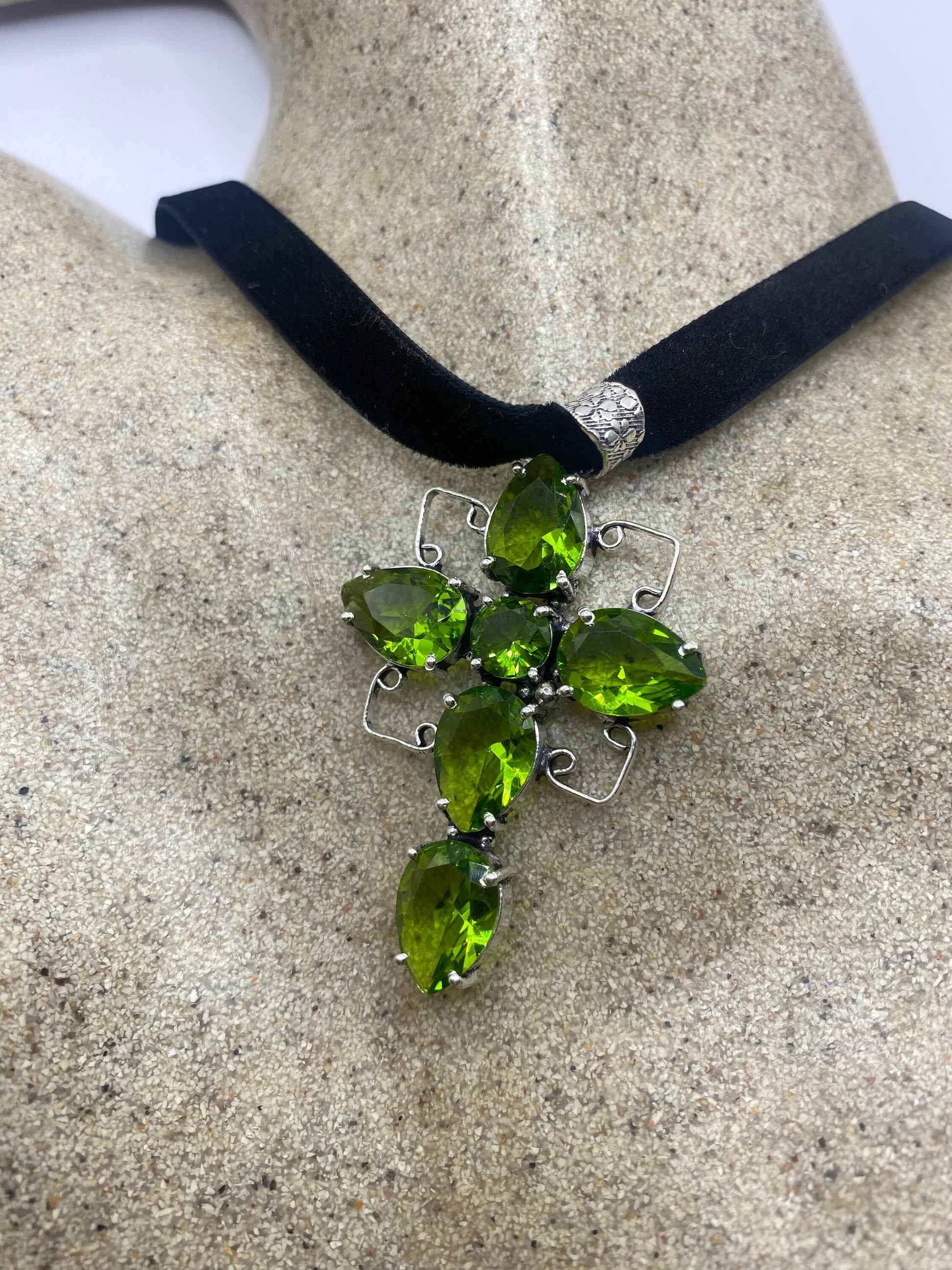 Vintage Green Glass Cross Choker Necklace