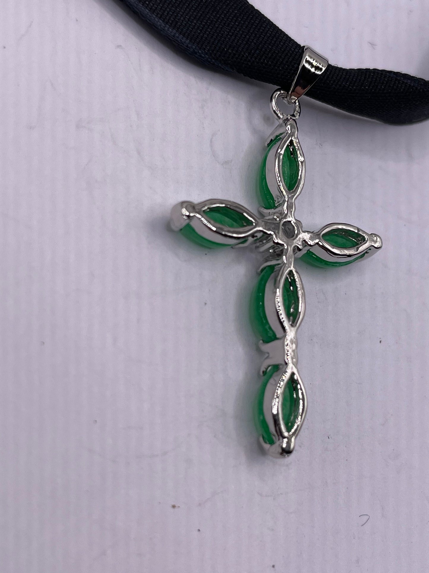 Vintage Fun Jade Choker Cross Pendant Necklace