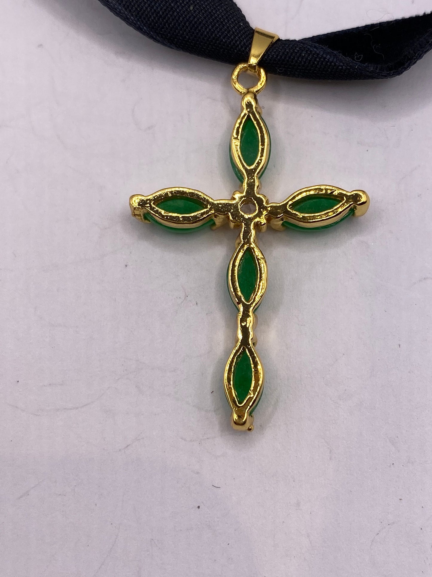 Vintage Fun Jade Choker Cross Pendant Necklace
