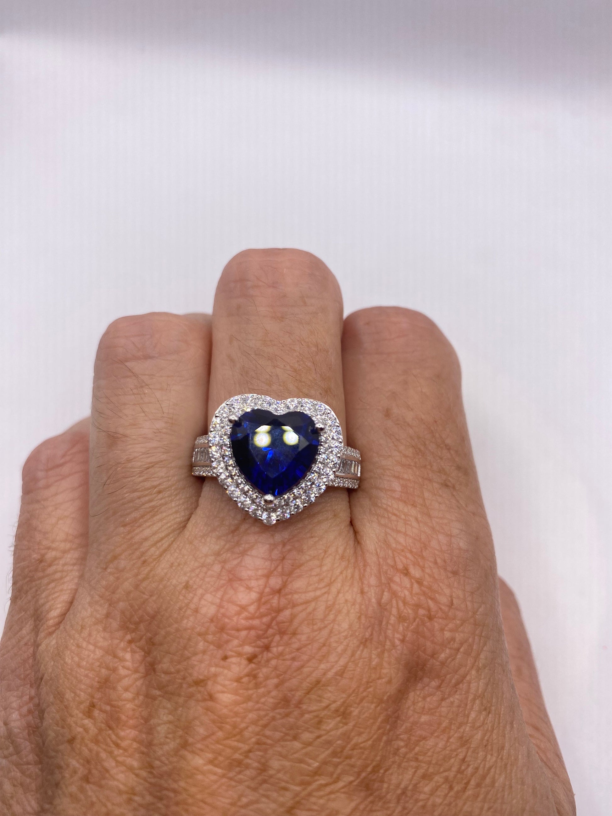 Vintage Heart Deep Blue Sapphire Tone and white Cubic Zirconia 925 Sterling Silver Ring