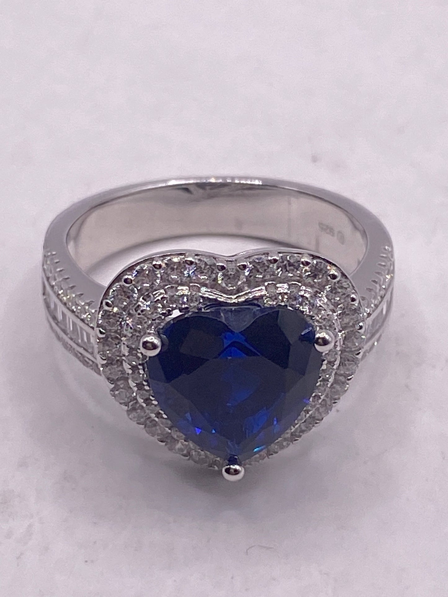 Vintage Heart Deep Blue Sapphire Tone and white Cubic Zirconia 925 Sterling Silver Ring