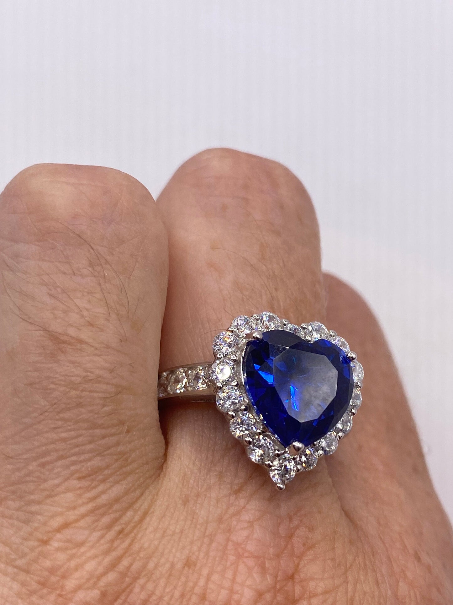 Vintage Heart Deep Blue Sapphire Tone and white Cubic Zirconia 925 Sterling Silver Ring