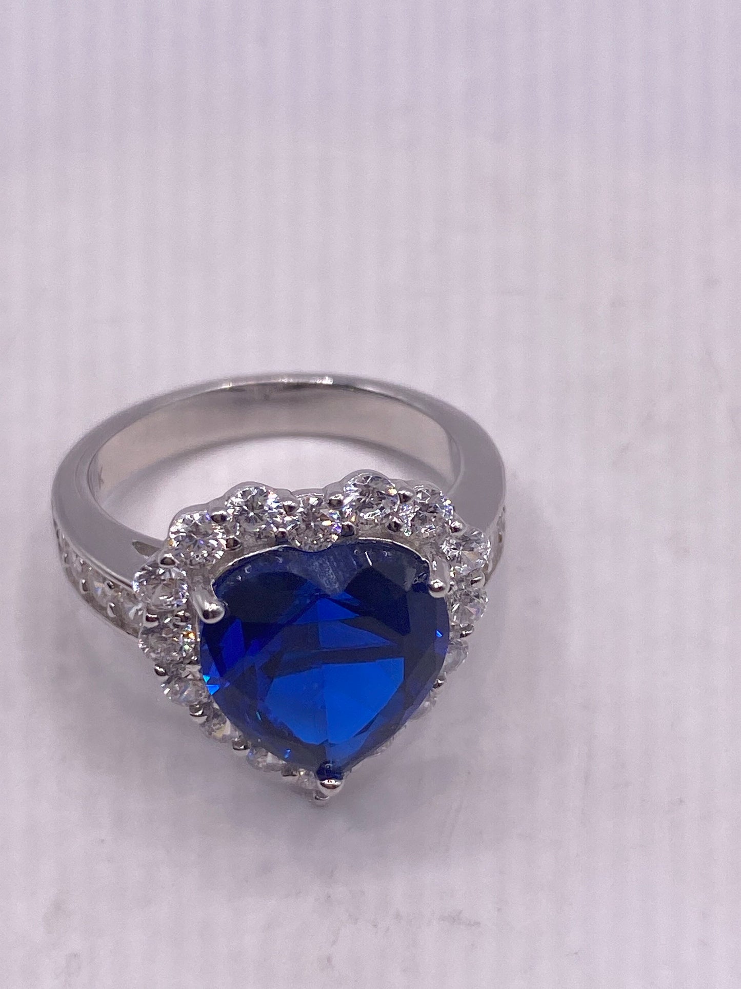 Vintage Heart Deep Blue Sapphire Tone and white Cubic Zirconia 925 Sterling Silver Ring