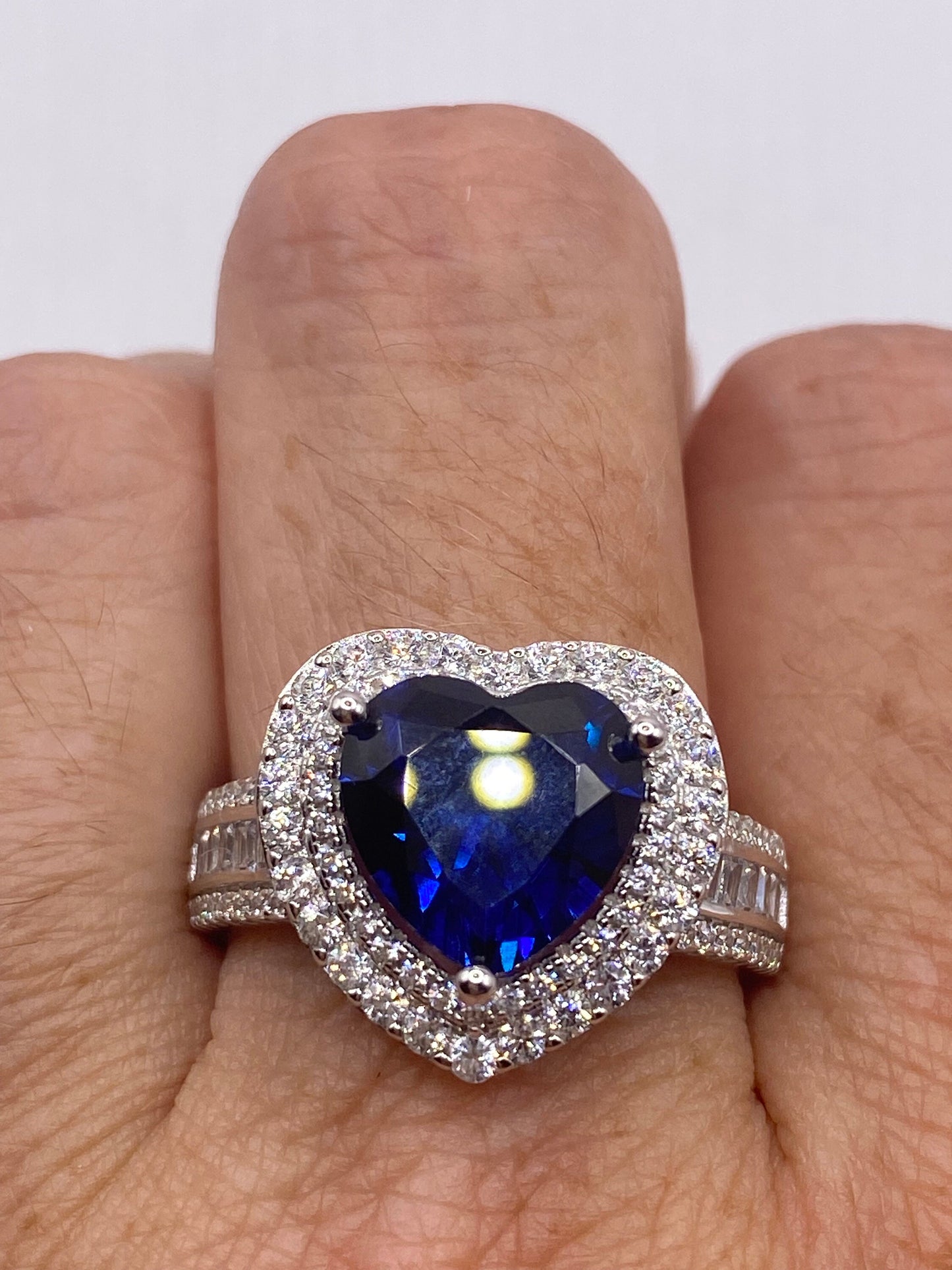 Vintage Heart Deep Blue Sapphire Tone and white Cubic Zirconia 925 Sterling Silver Ring