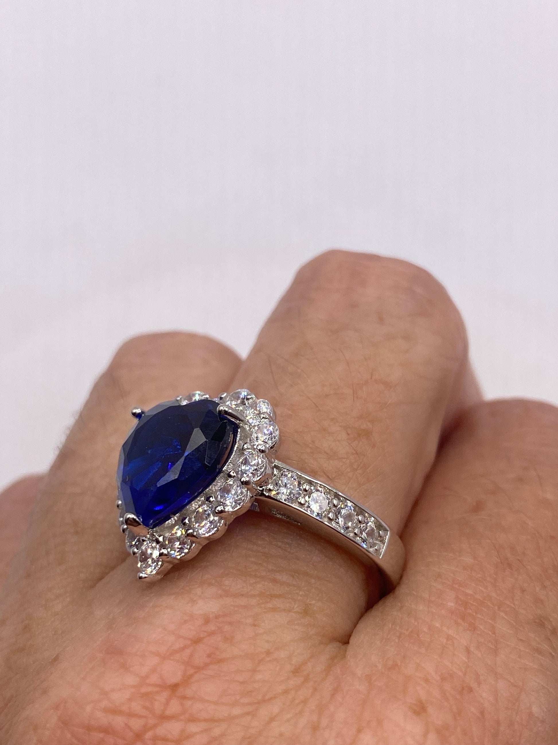 Vintage Heart Deep Blue Sapphire Tone and white Cubic Zirconia 925 Sterling Silver Ring