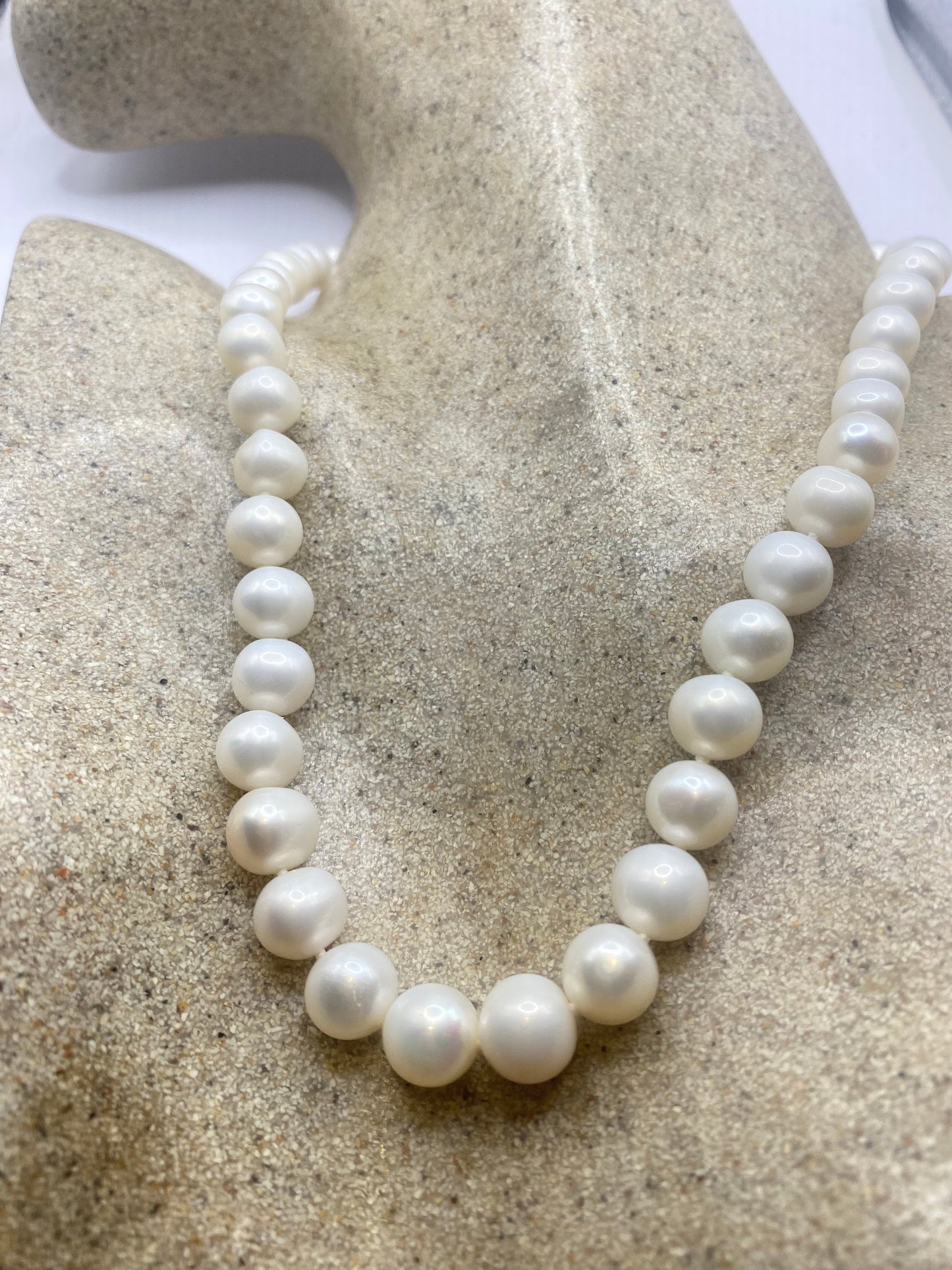 Vintage White Pearl 18 inch Necklace