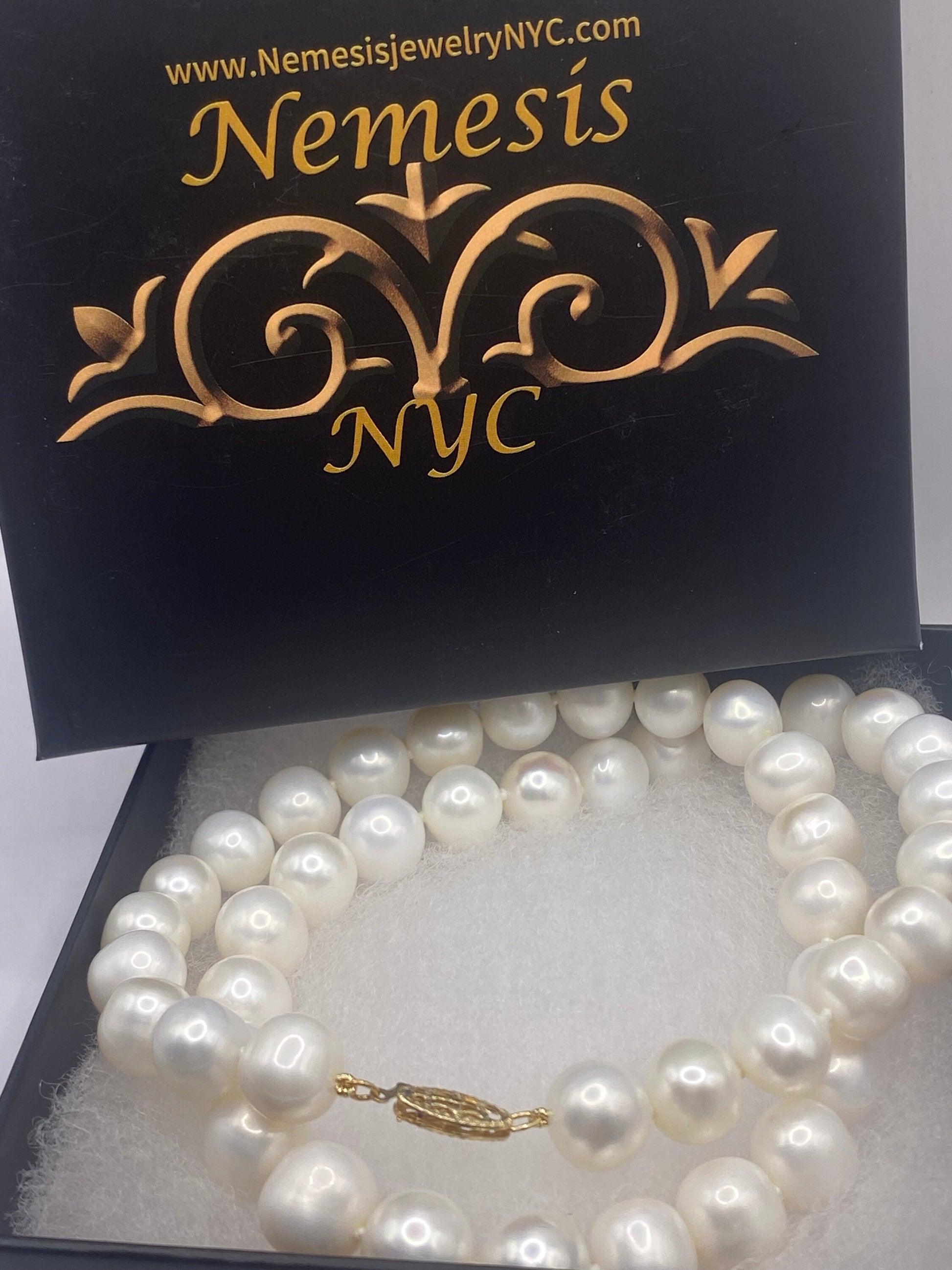 Vintage White Pearl 18 inch Necklace