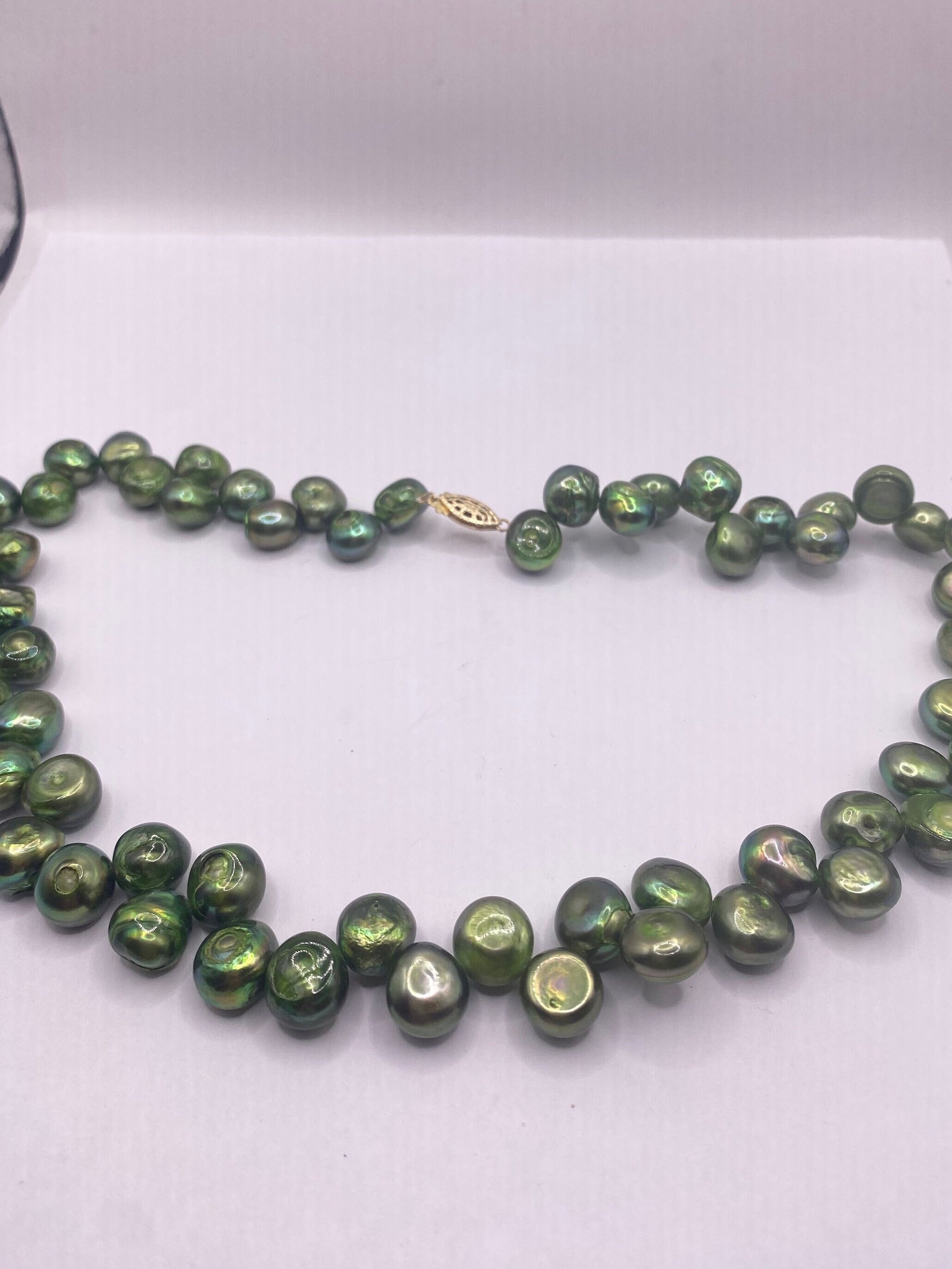 Vintage Green Pearl 18 inch Necklace