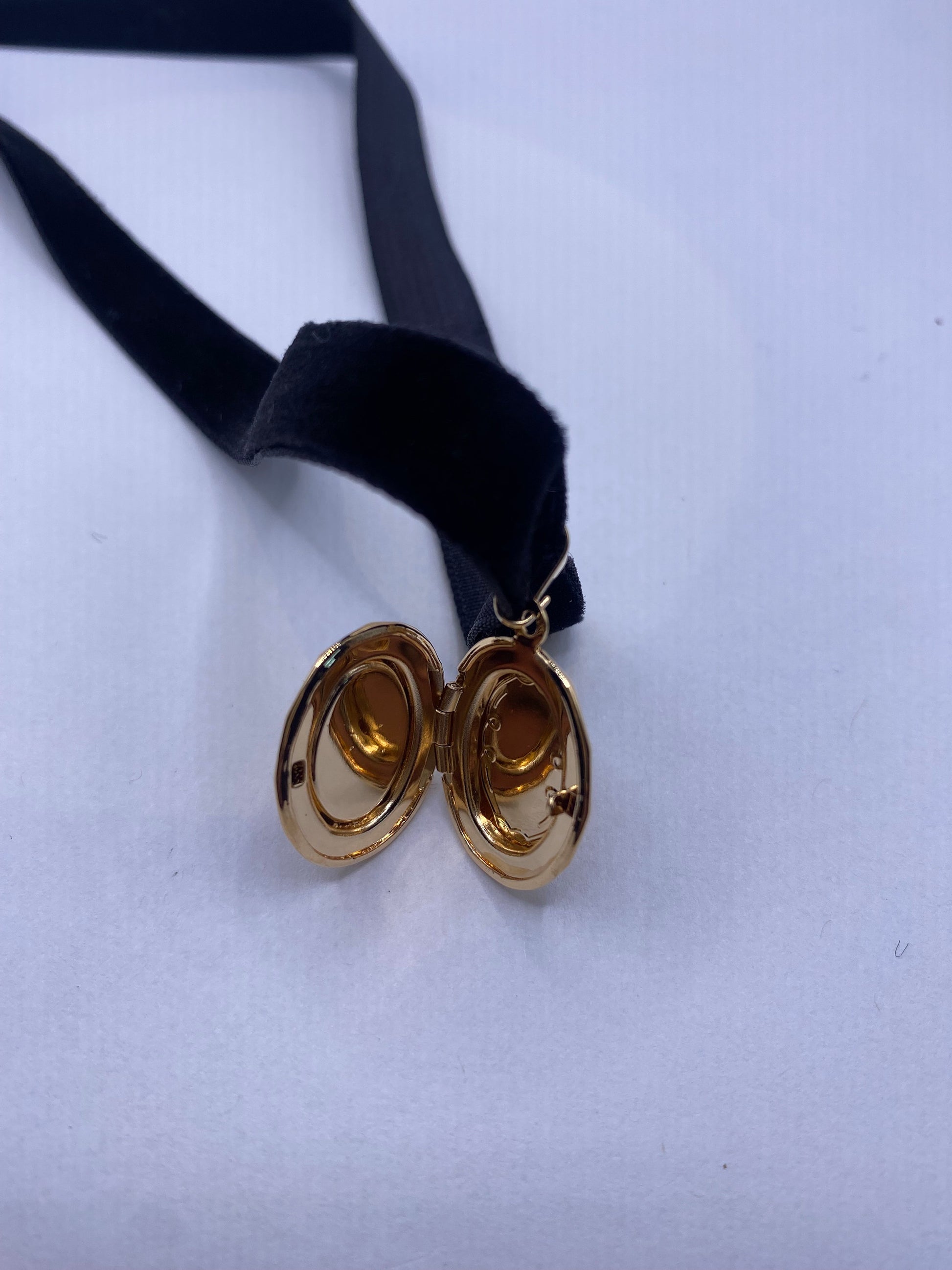 Vintage Oval Locket Choker Gold Filled Necklace