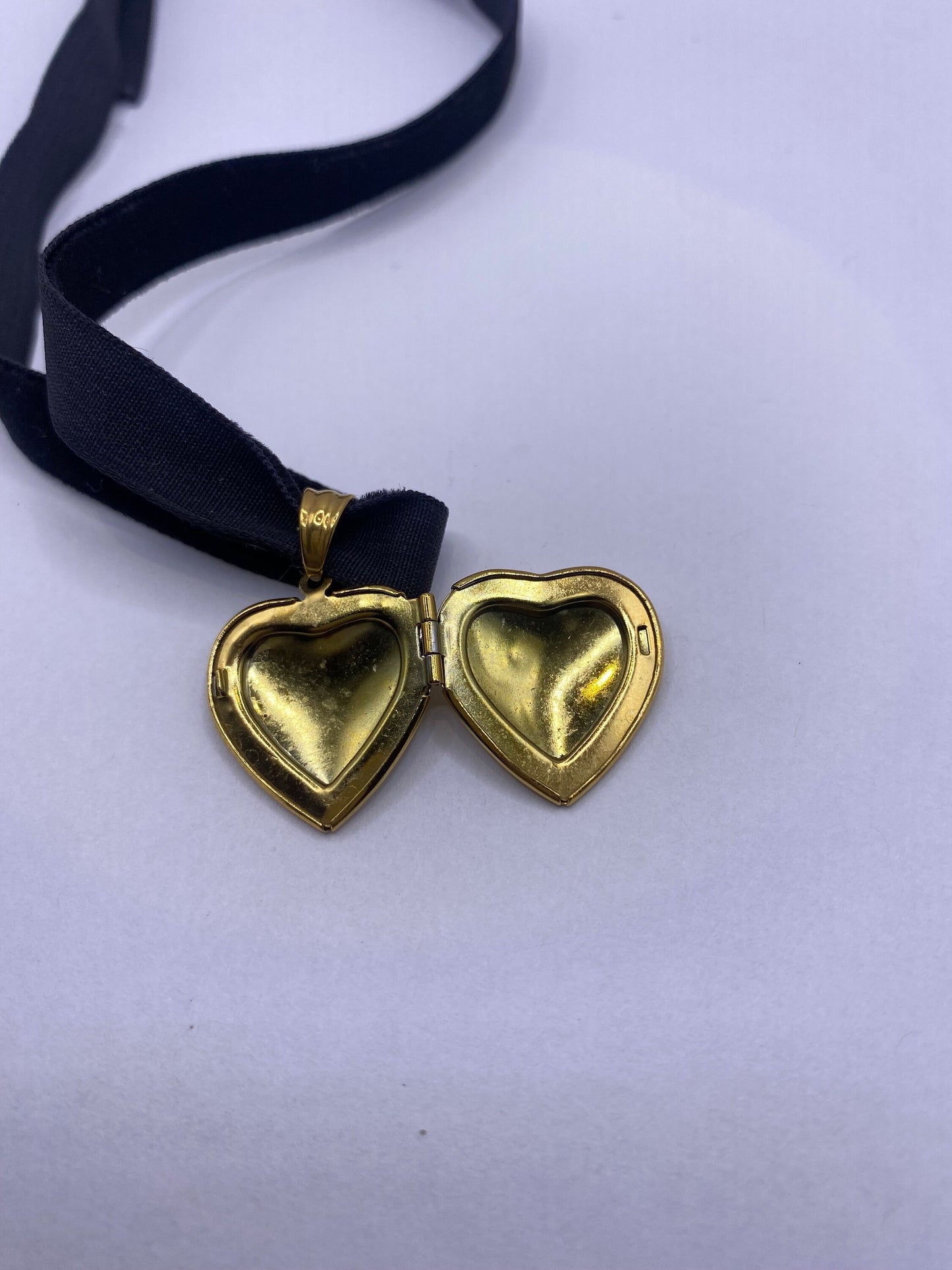 Vintage Heart Locket Choker Golden Stainless Steel Deco Etched Necklace