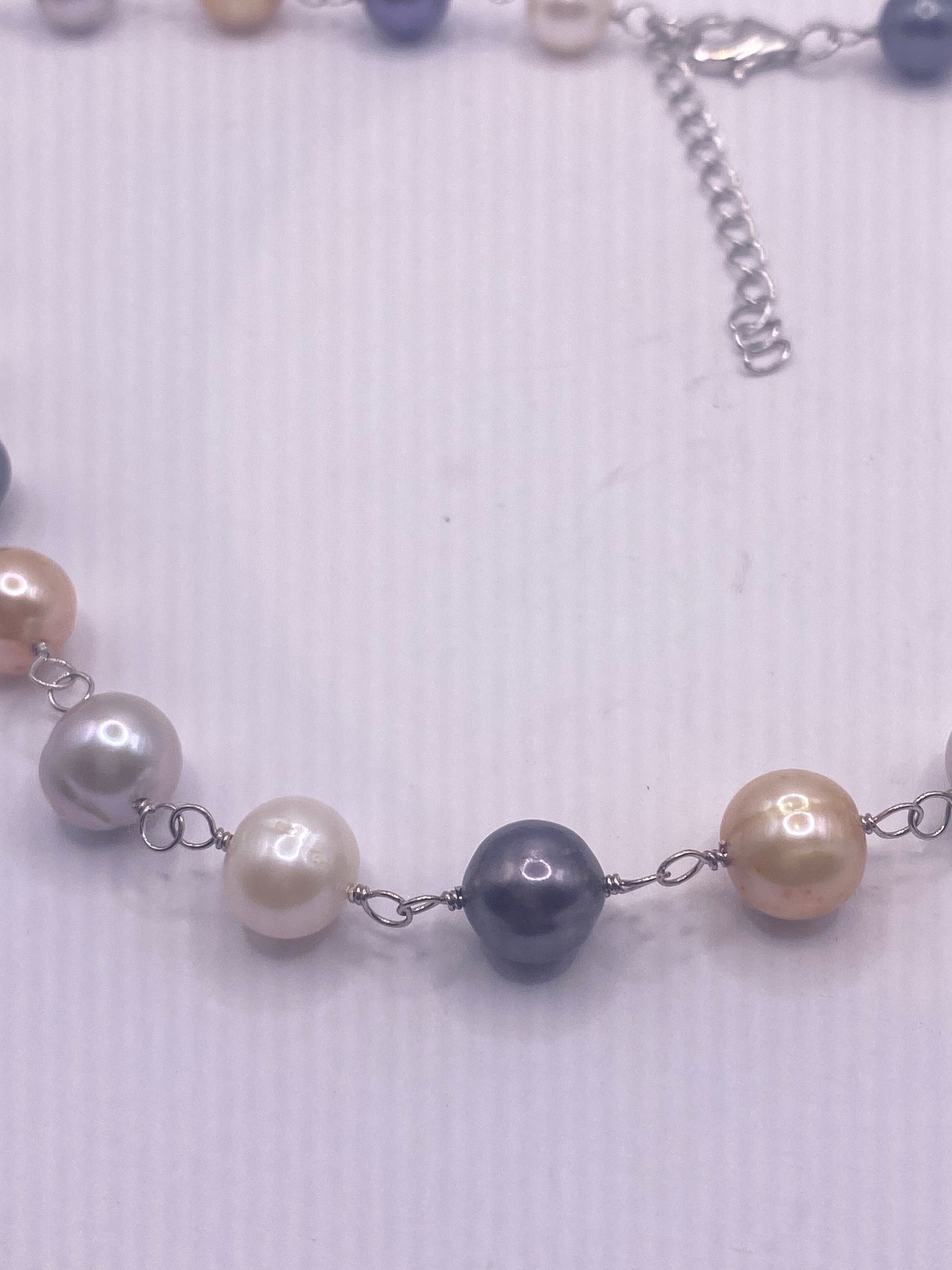 Vintage Cream Pink and black Pearl 16-18 in Necklace