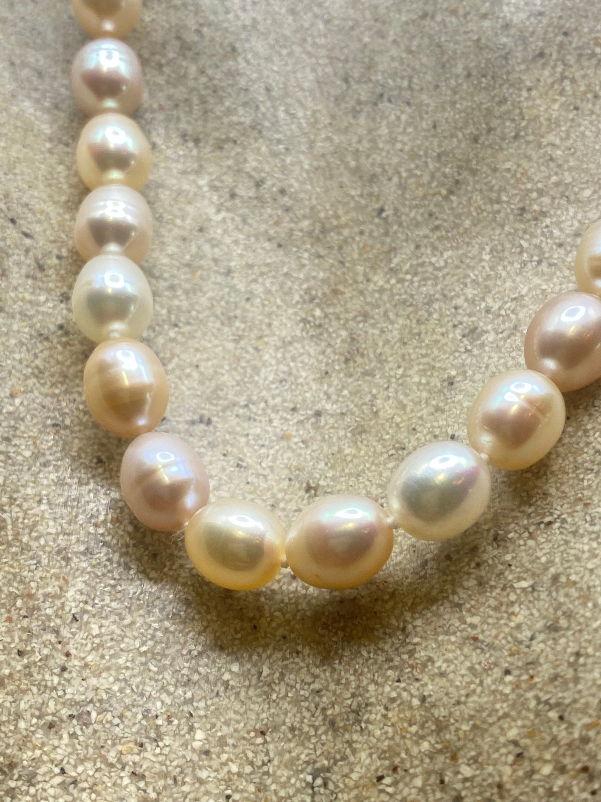 Vintage White Pearl 18 inch Necklace