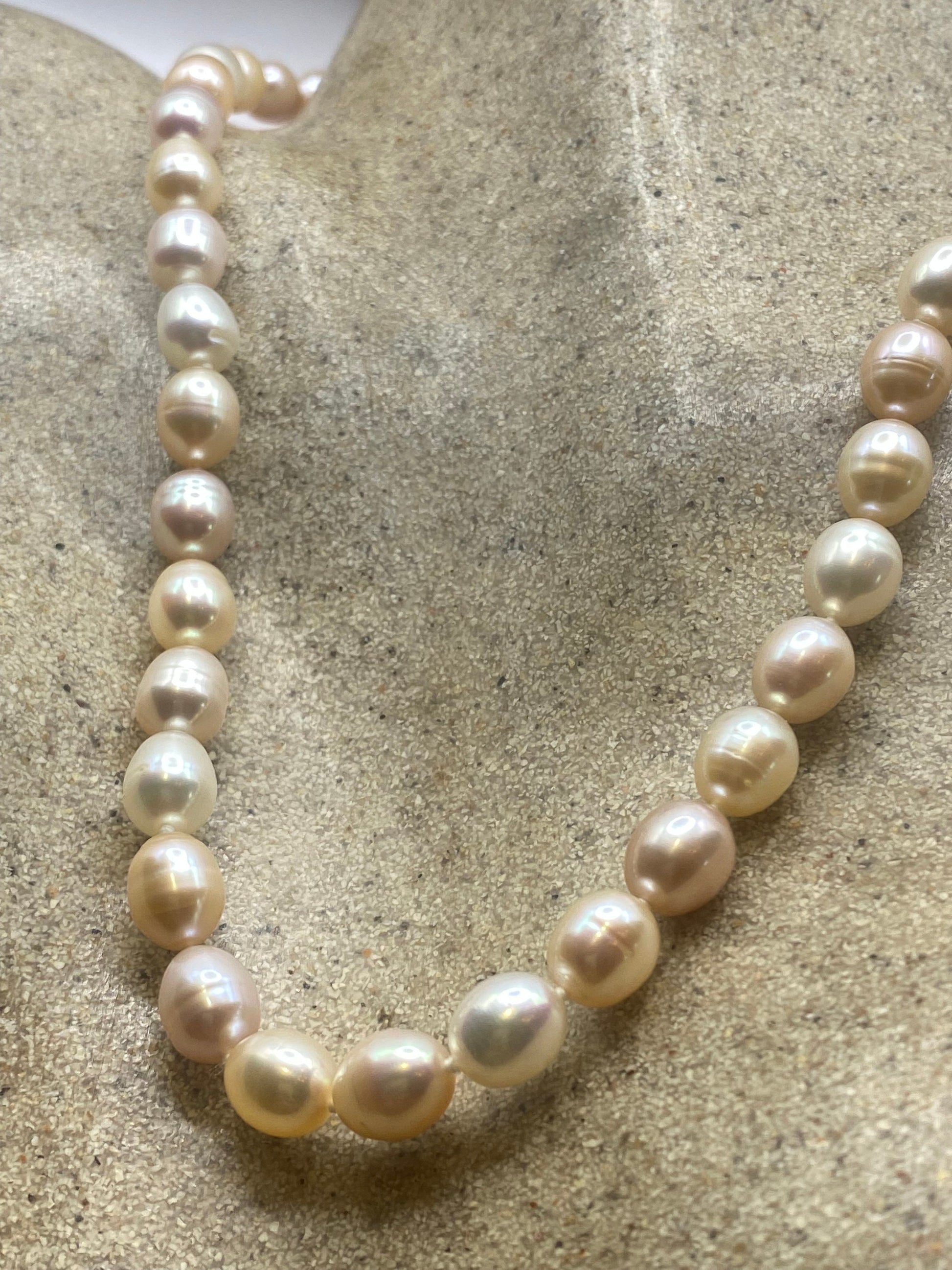 Vintage White Pearl 18 inch Necklace