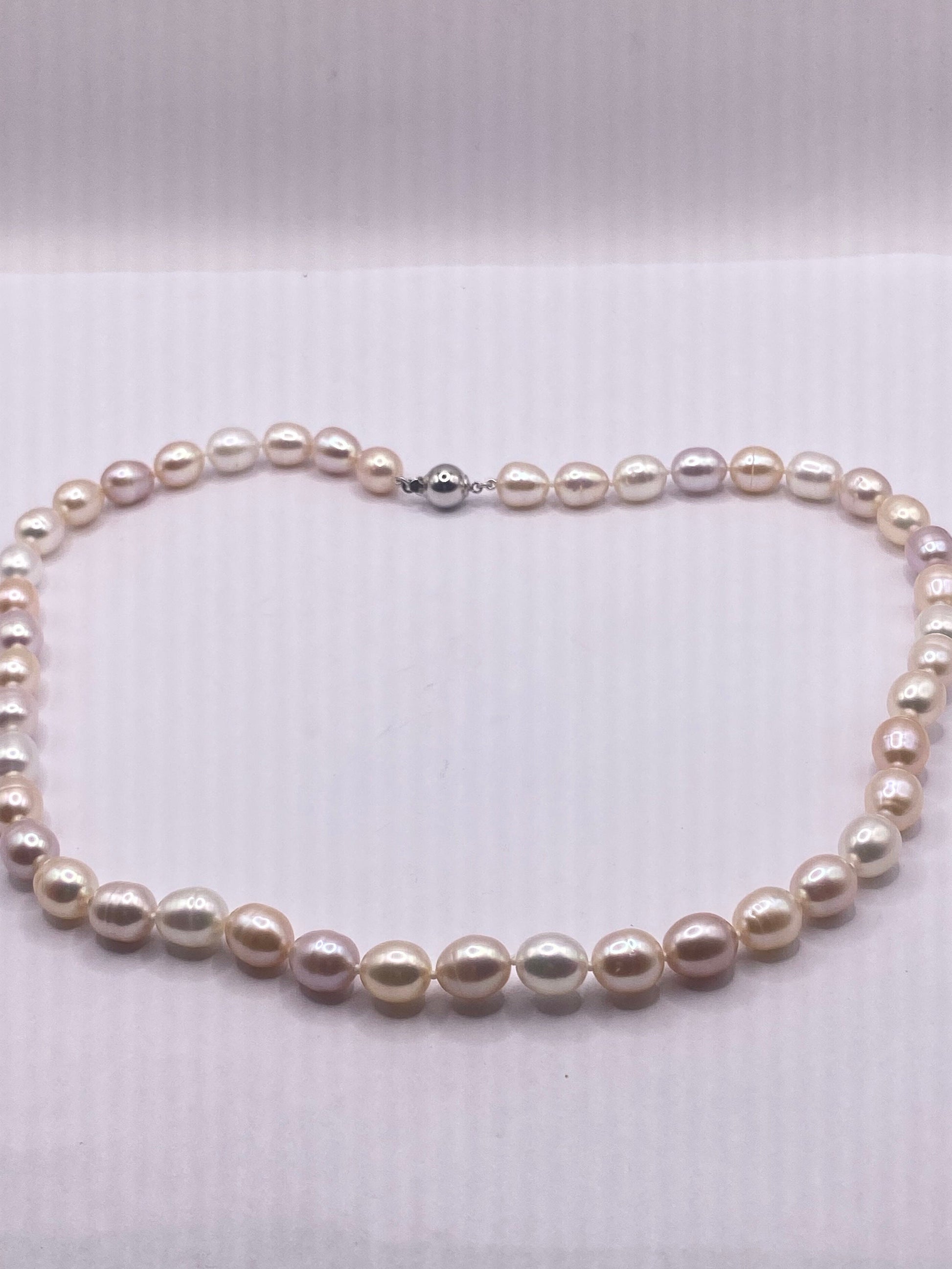 Vintage White Pearl 18 inch Necklace